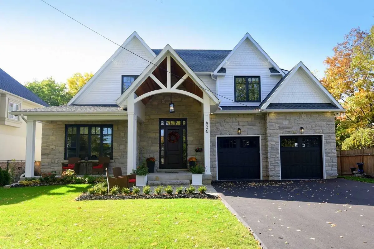 426 Rossmore Blvd