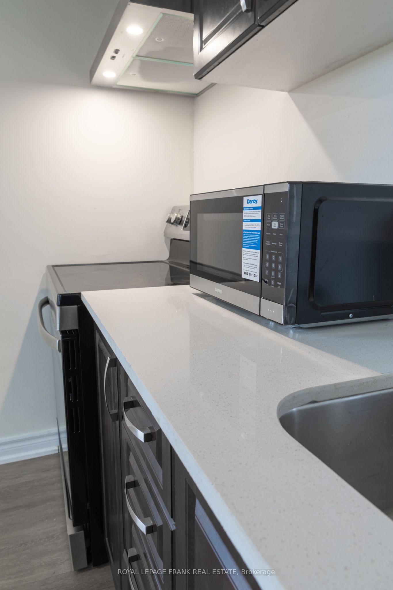 Unit 3 - 88 Mary Street W, Kawartha Lakes 2