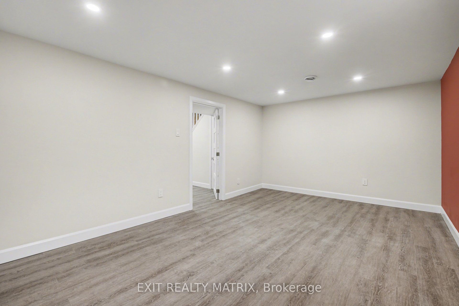 Unit B - 1468 Heatherington Road, Ottawa 5