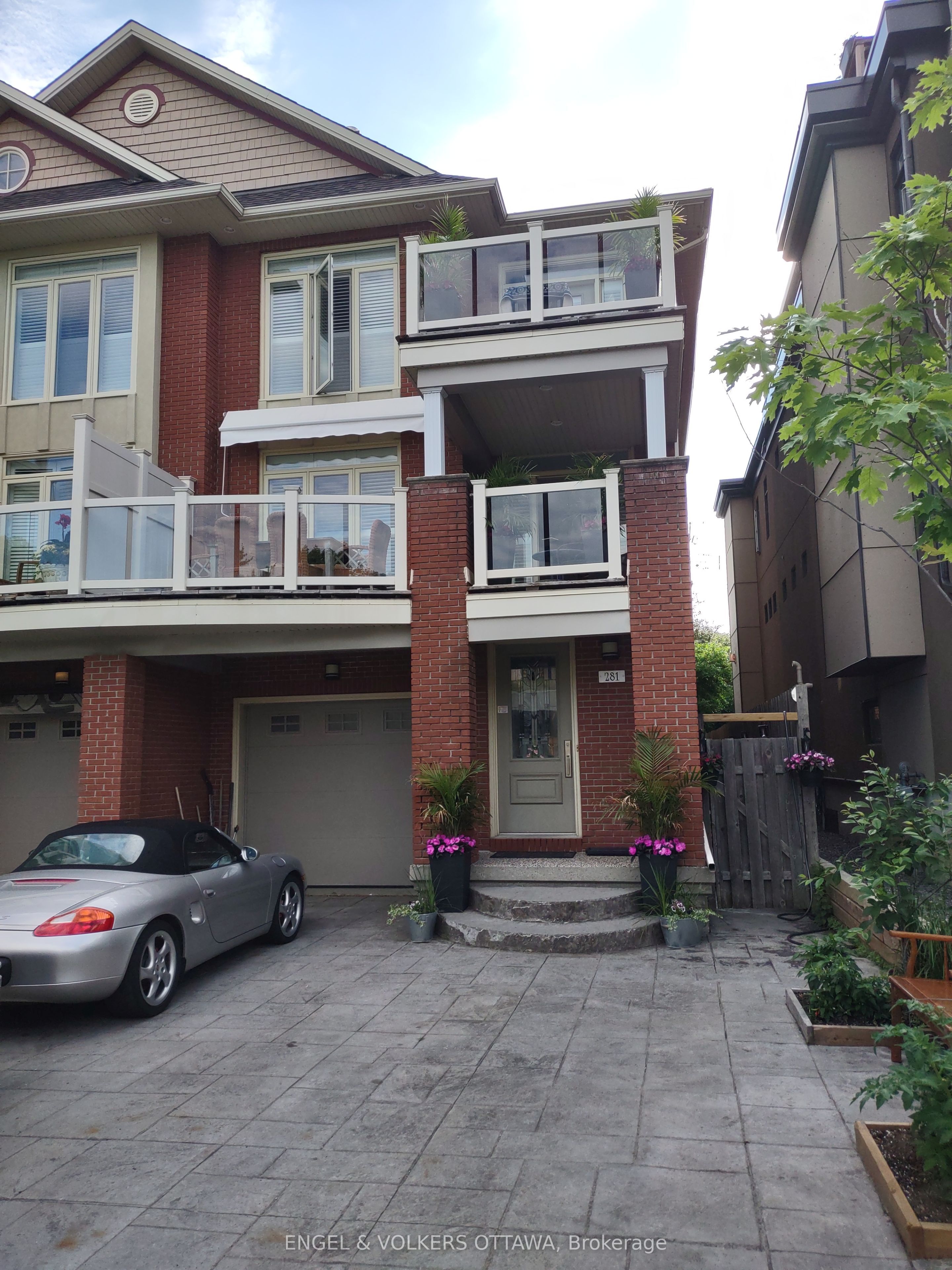 281 KIRCHOFFER Avenue, Ottawa 2