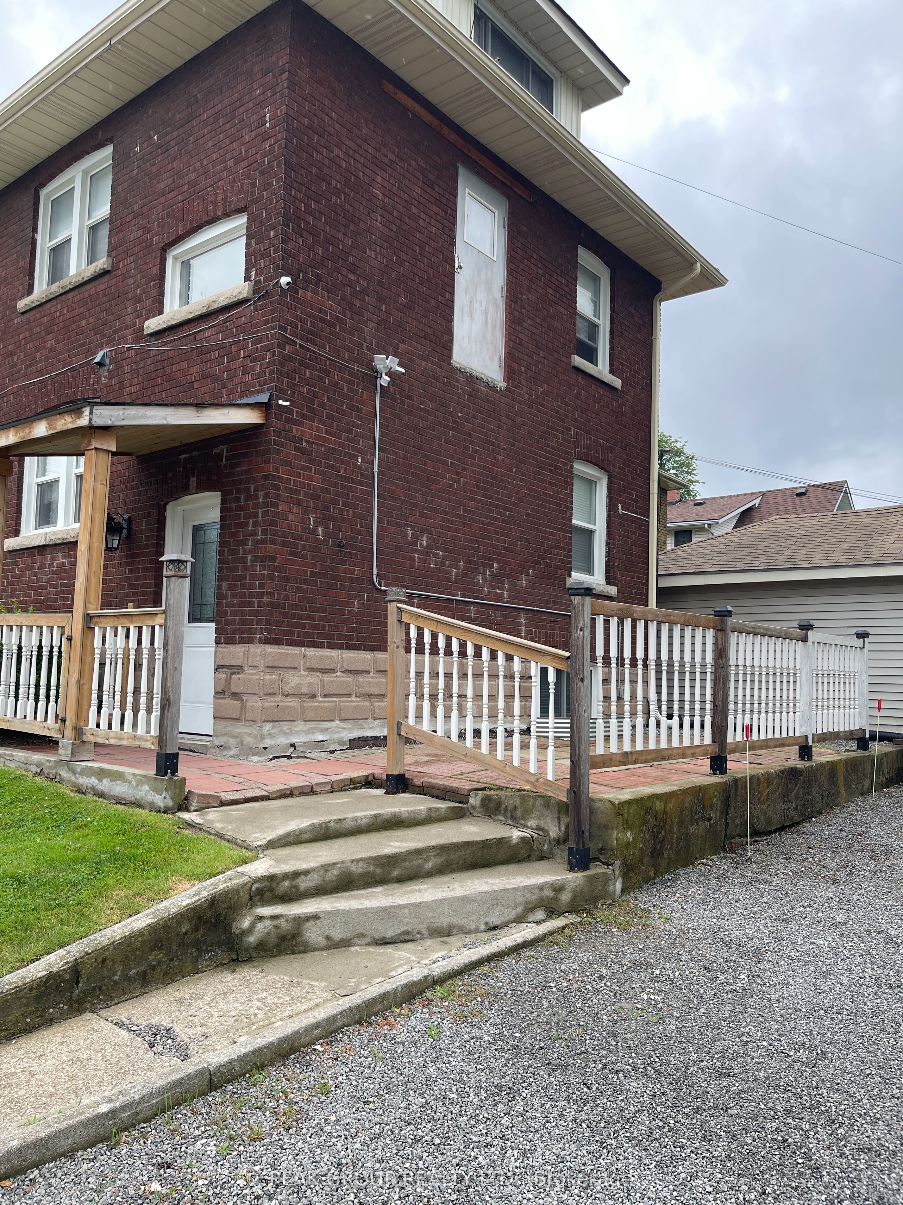 Unit Lower - 4961 Armoury Street, Niagara Falls 2