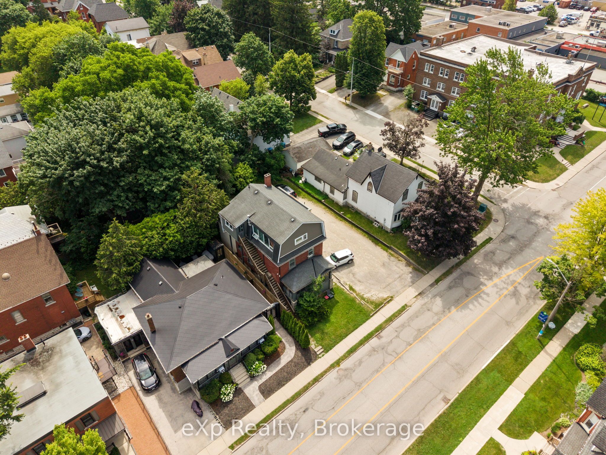 31 Waterloo Street S, Stratford 5