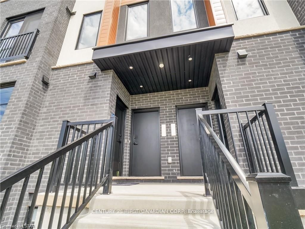 Unit 51 - 3900 Savoy Street, London 3