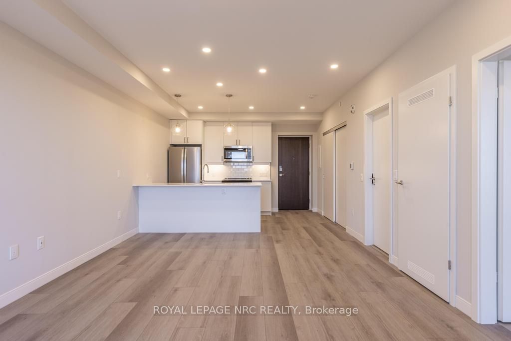 Unit 803 - 118 West Street, Port Colborne 4