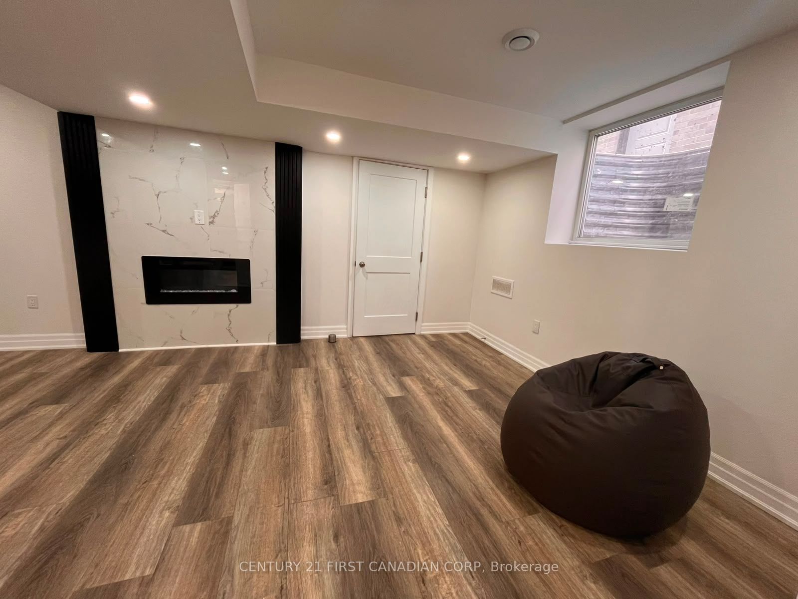 Unit Basement - 3629 Earlston Cross, London 4