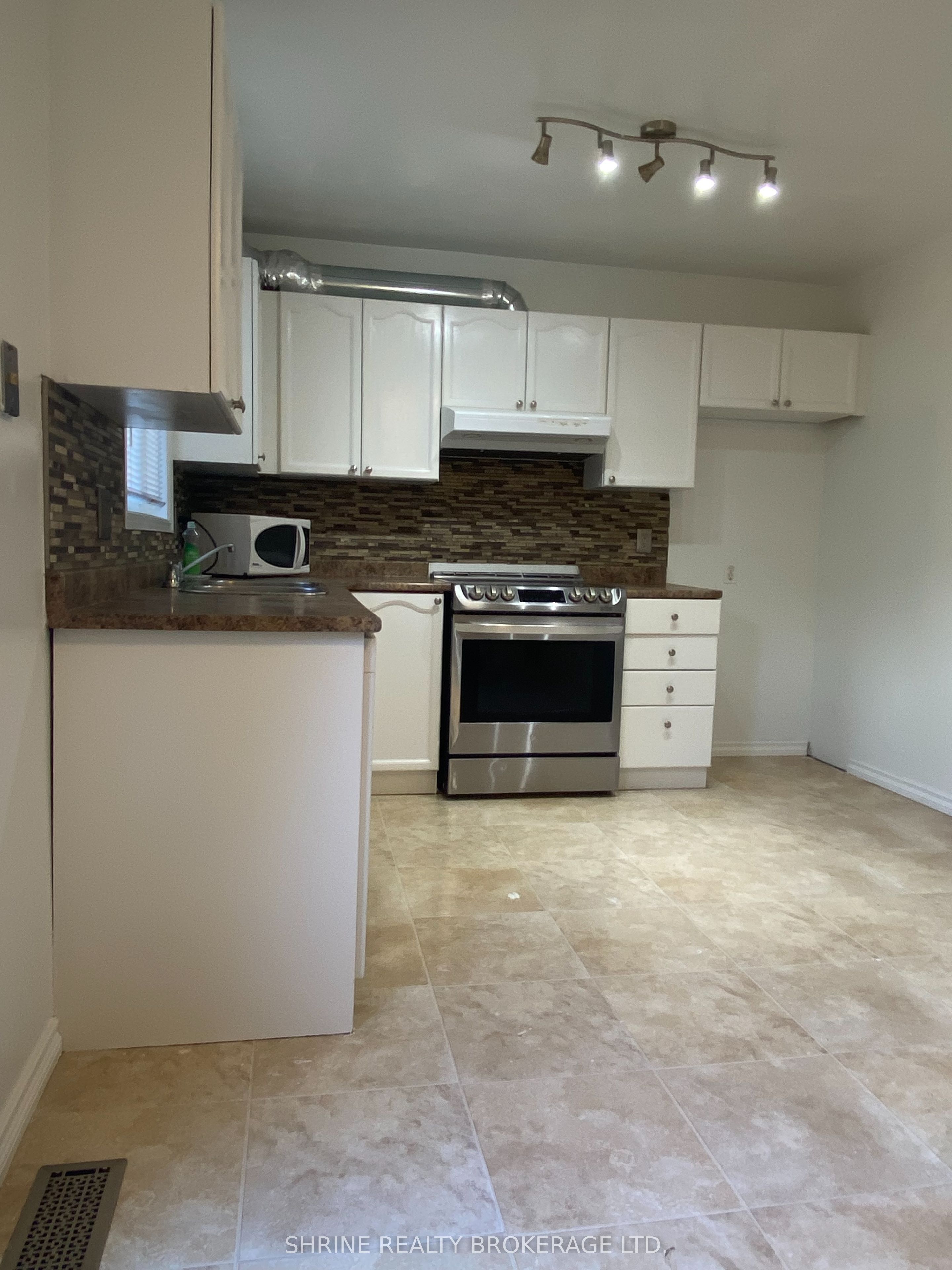 Unit 19 - 70 Chapman Court, London 4