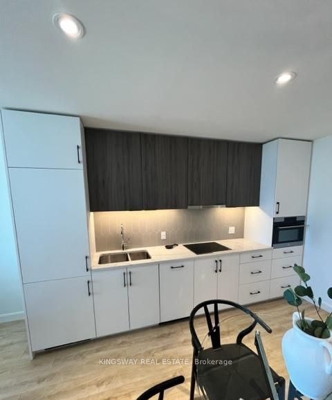 Unit 706 - 741 King Street W, Kitchener 1