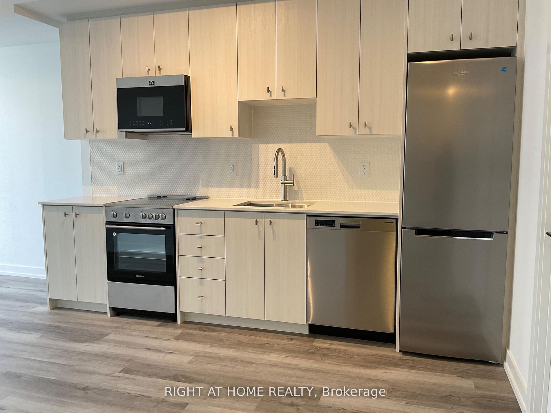 Unit 1814 - 15 Wellington Street, Kitchener 5