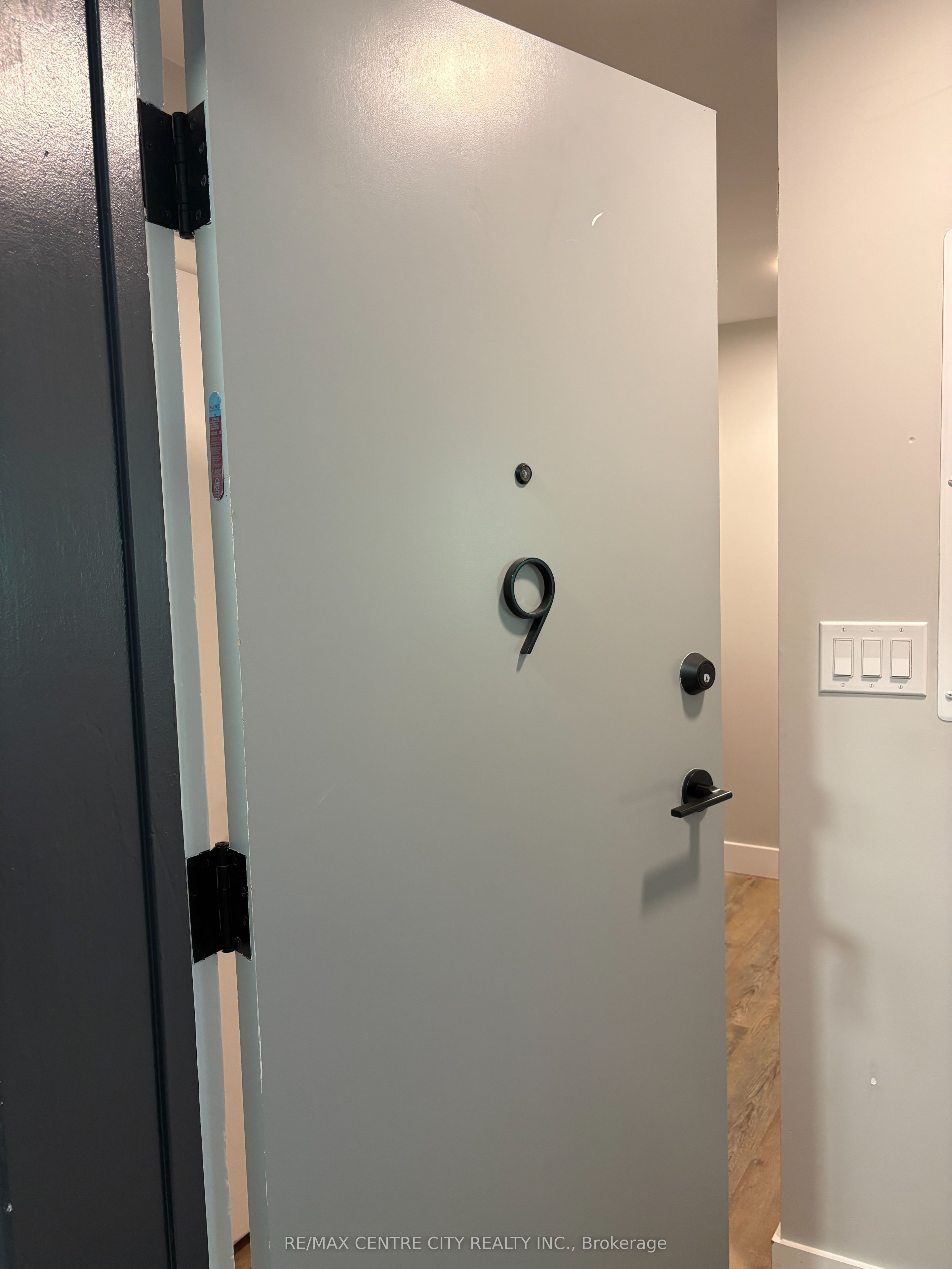 Unit 9 - 400 Scenic Drive S, London 2