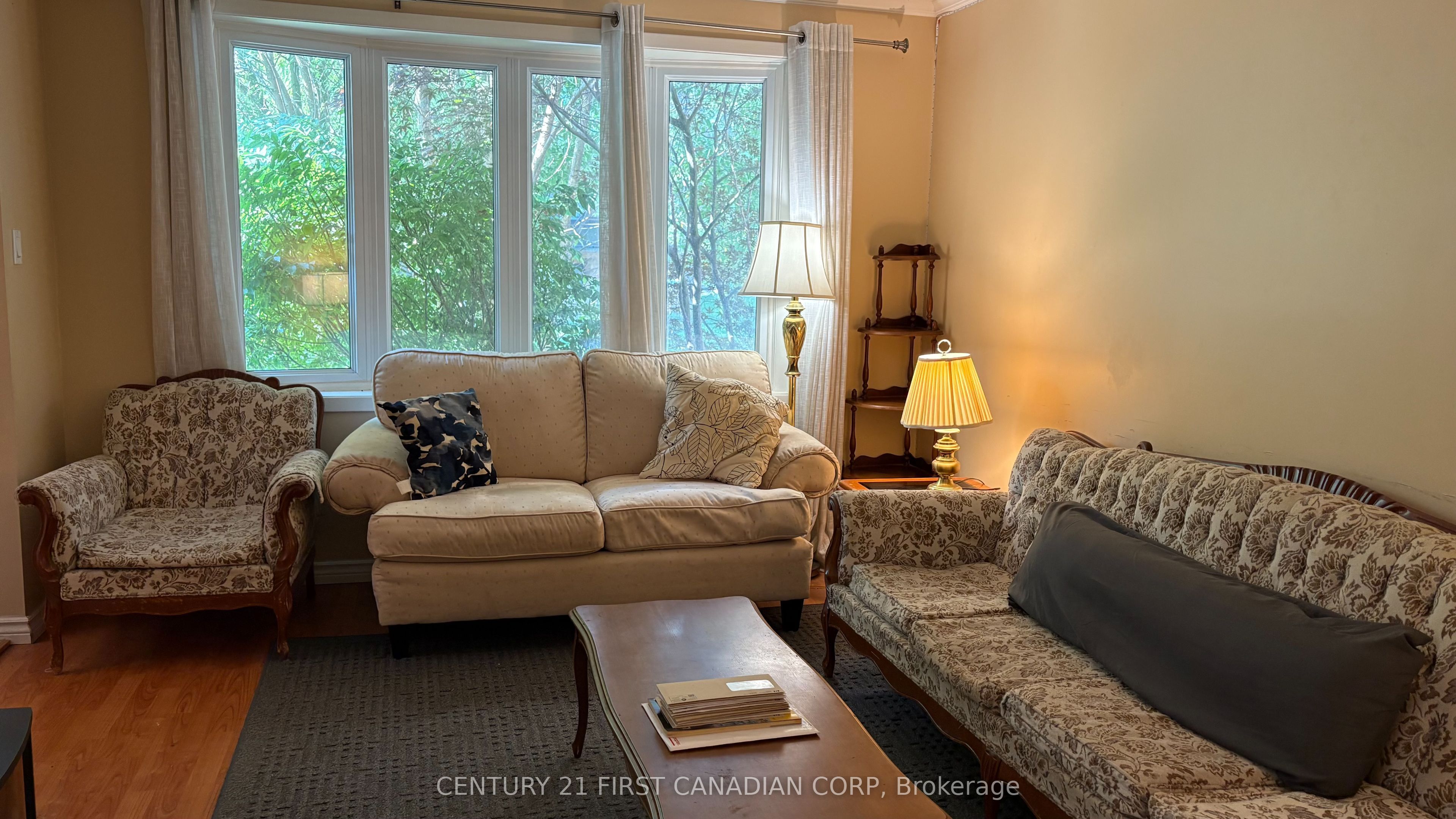 Unit Room 3 - 460 Castlegrove Boulevard, London 2