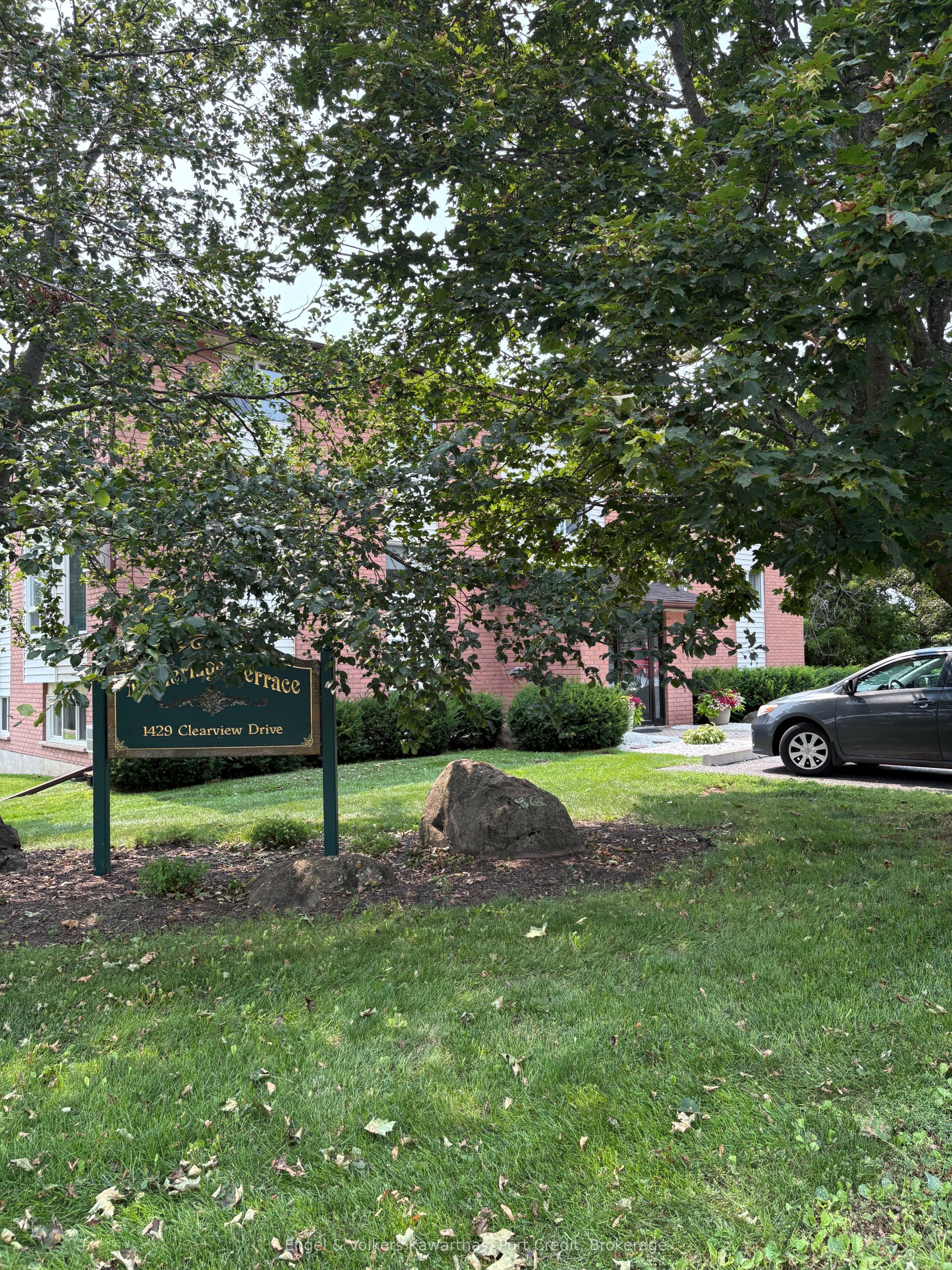 Unit 204 - 1429 Clearview Drive, Peterborough 1