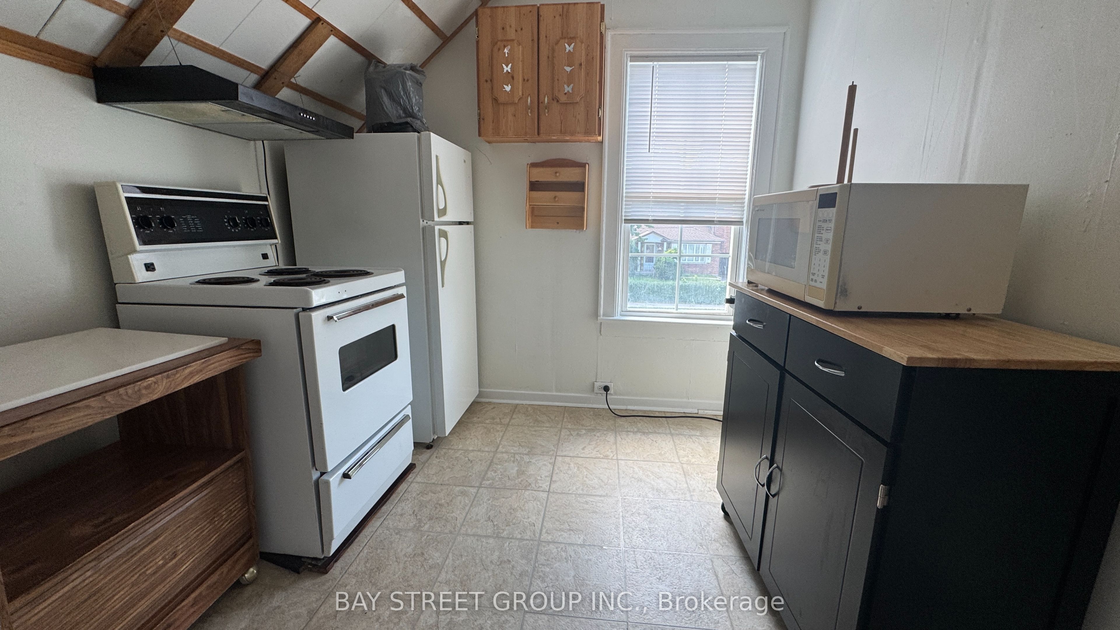 Unit Upper - 4138 Drummond Road, Niagara Falls 2