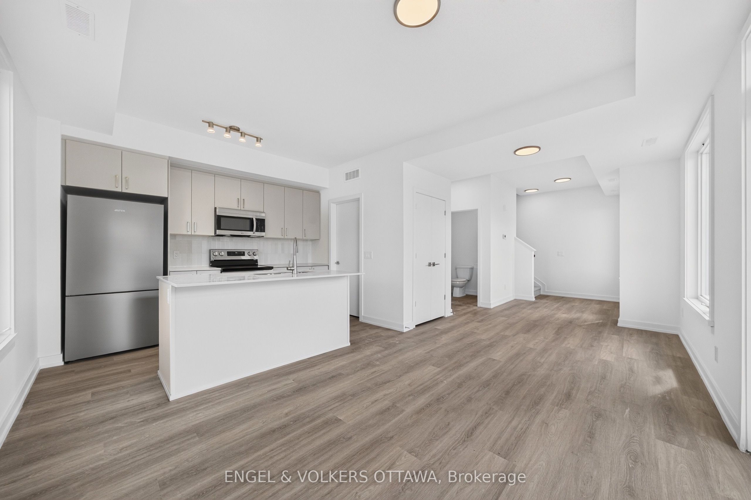 227 Stardust Private, Orleans-Gloucester 5