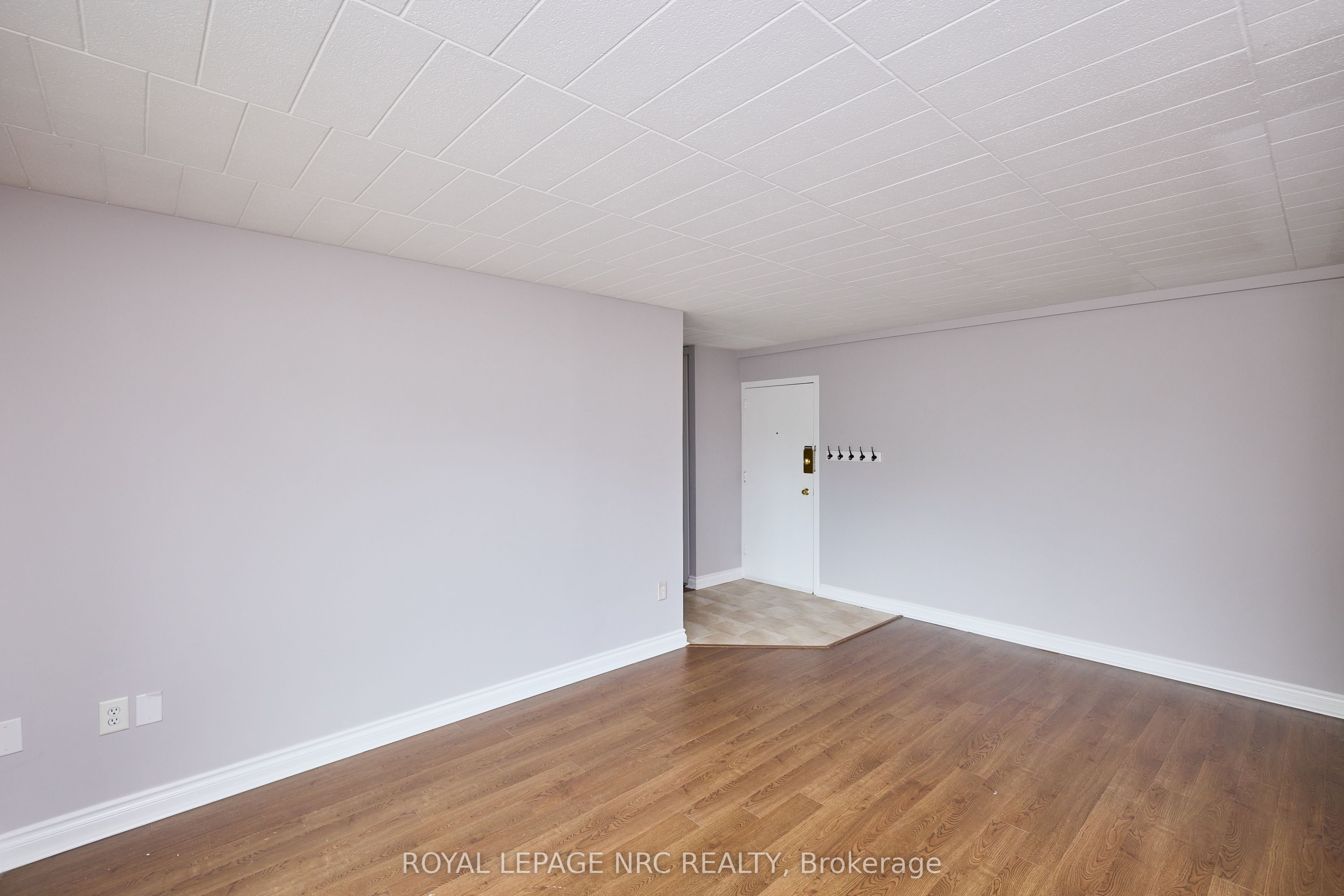 Unit 11 - 98 Woodlawn Road, Welland 4