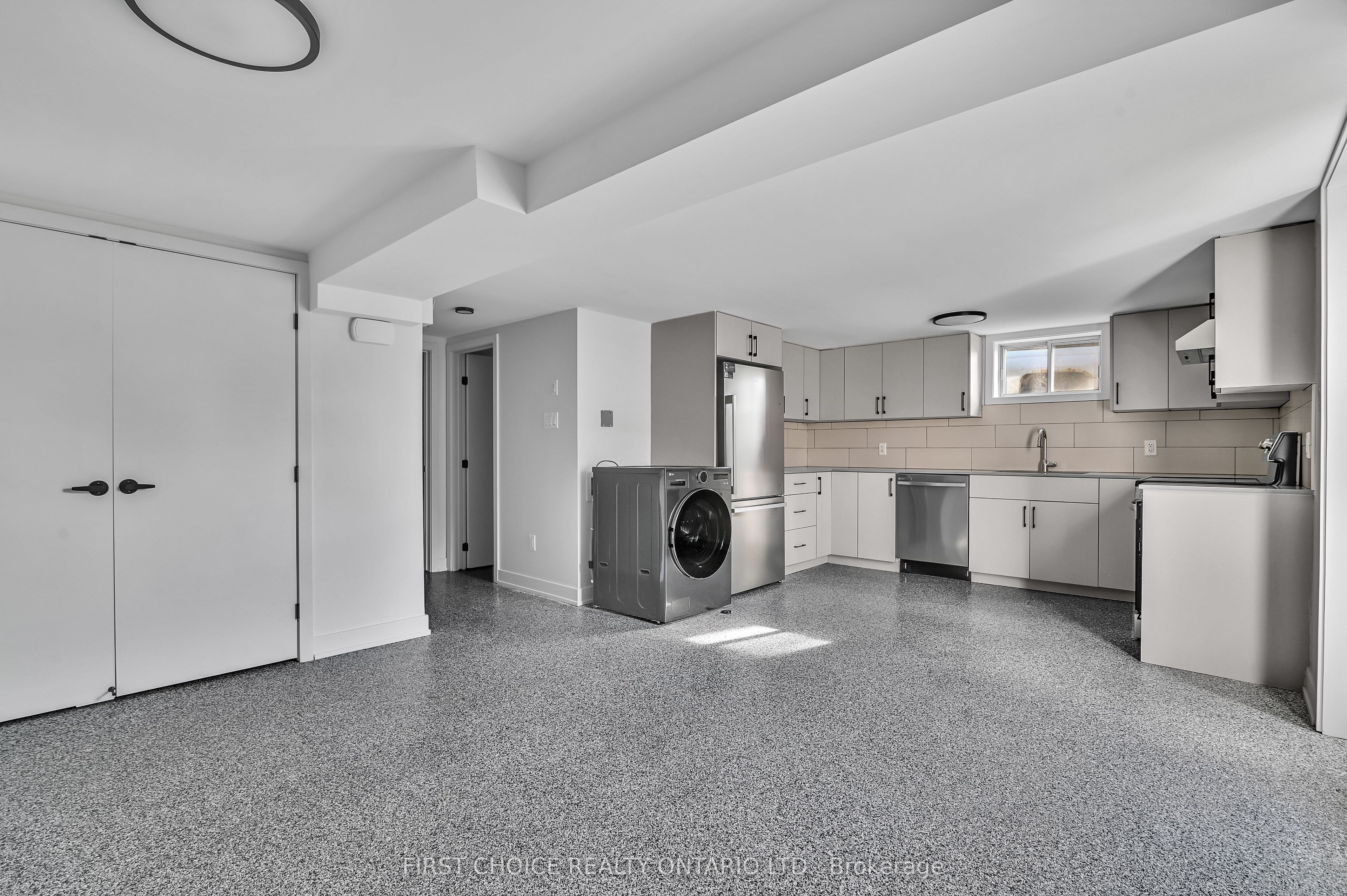 Unit 2 - 972 Dynes Road, Ottawa 5