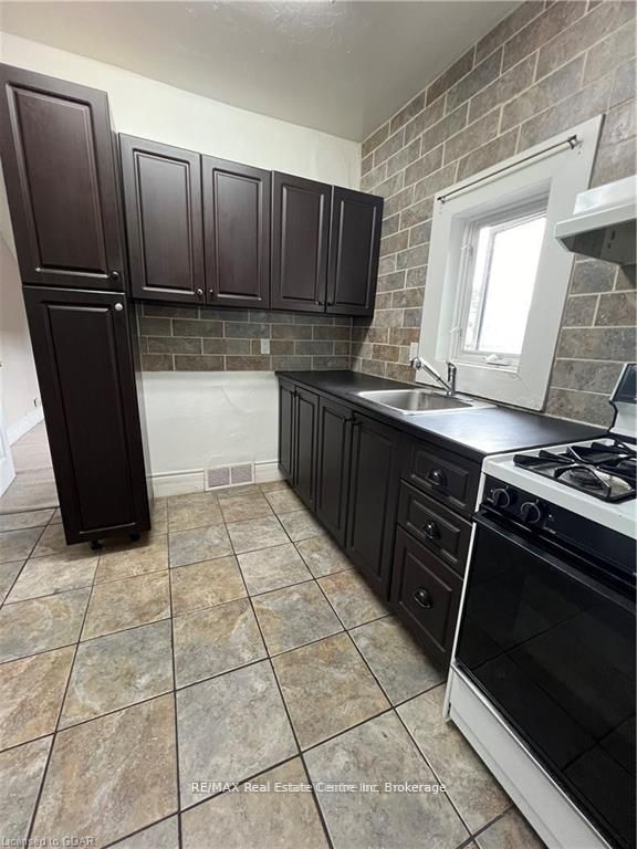 Unit B - 187 ARTHUR Street N, Guelph 1