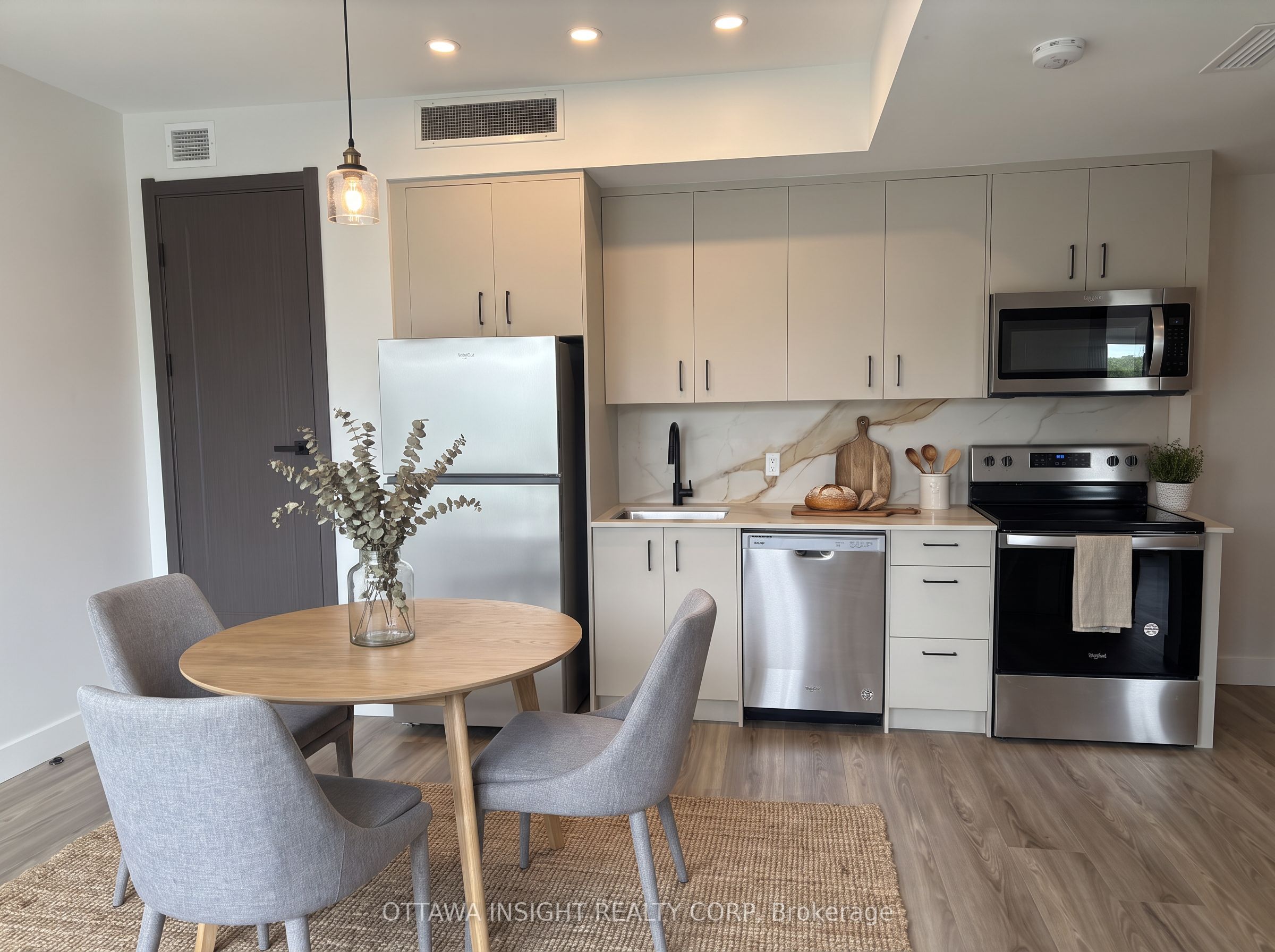 Unit 1 - 266 Carruthers Avenue, Ottawa 5