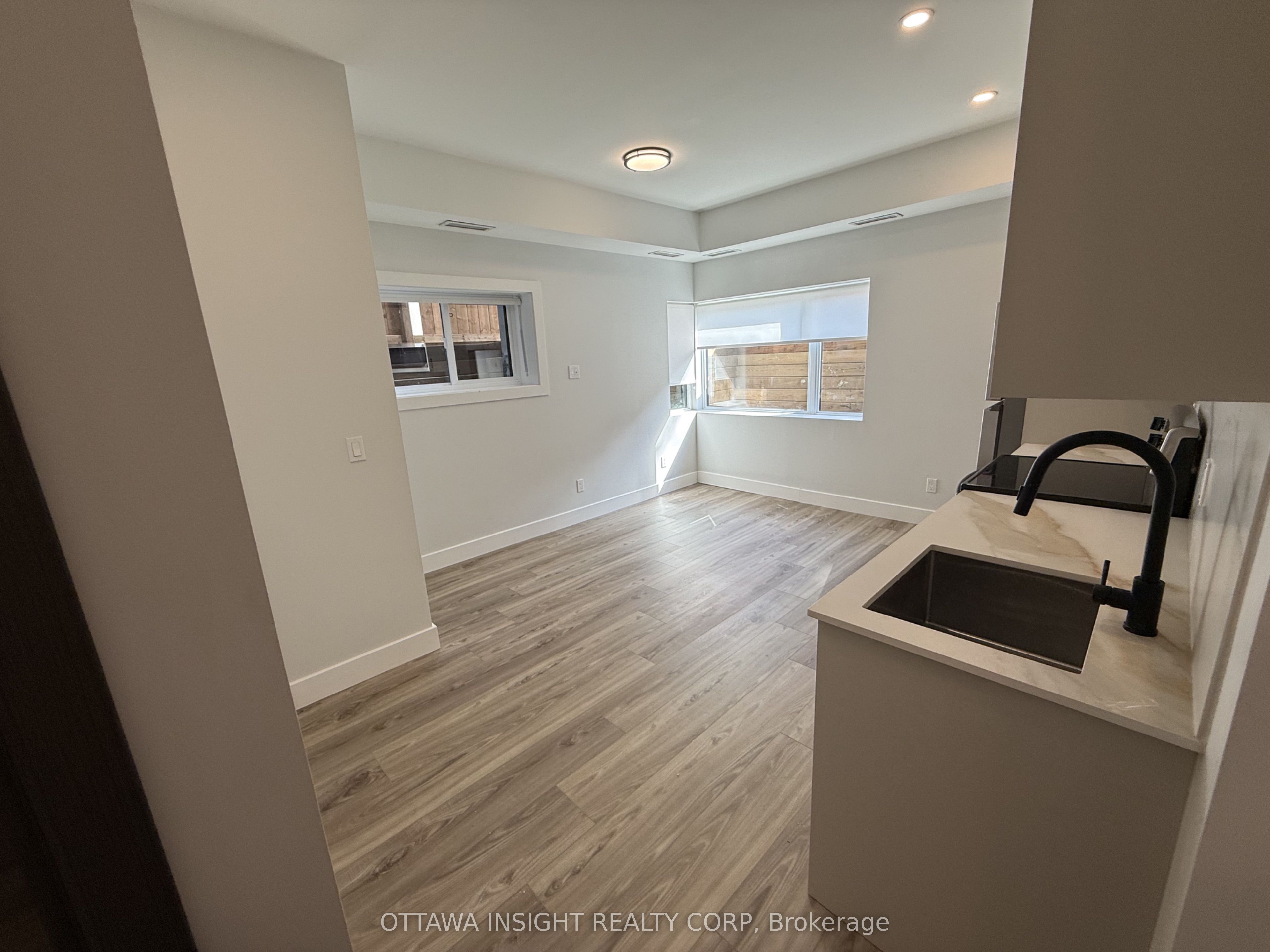 Unit 4 - 266 Carruthers Avenue, Ottawa 3