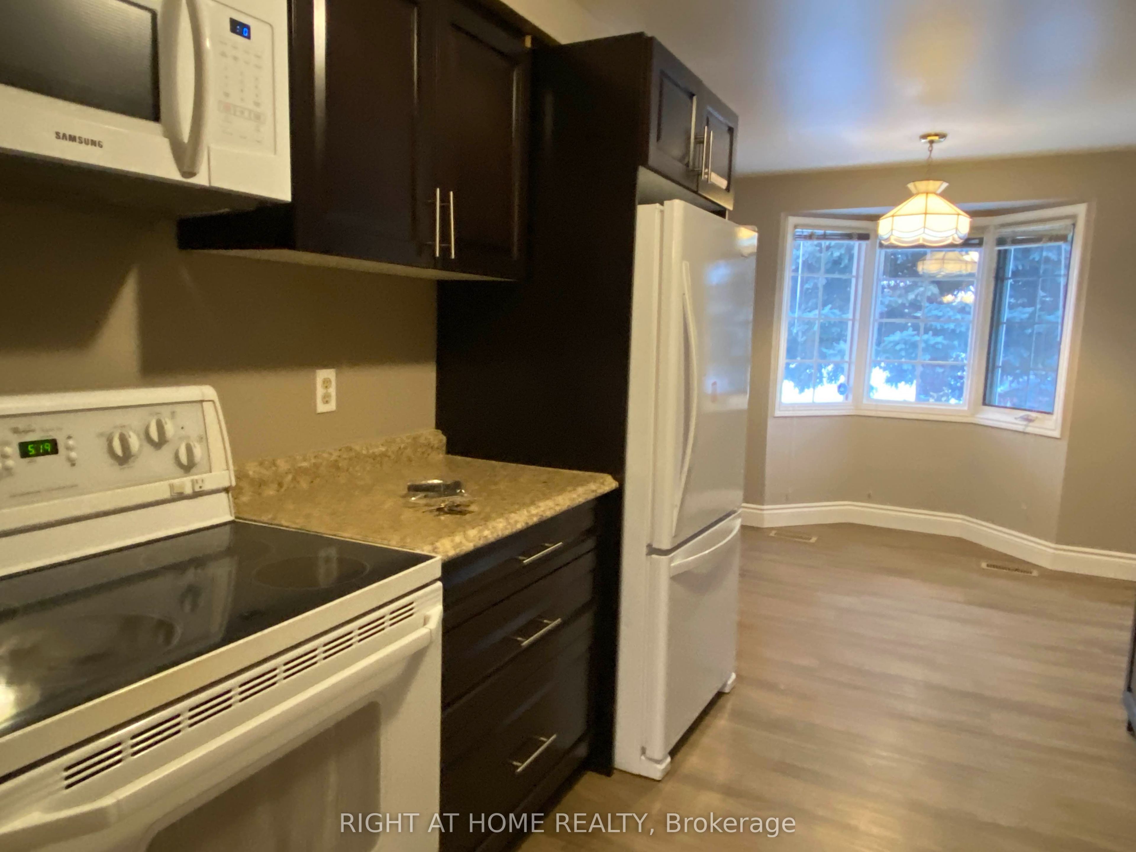 792 Homeview Road, London 3