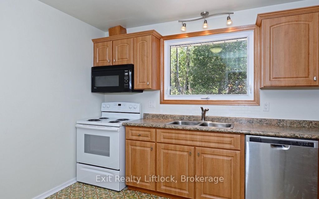 Unit Main Floor - 4 Wallis Drive, Peterborough 4
