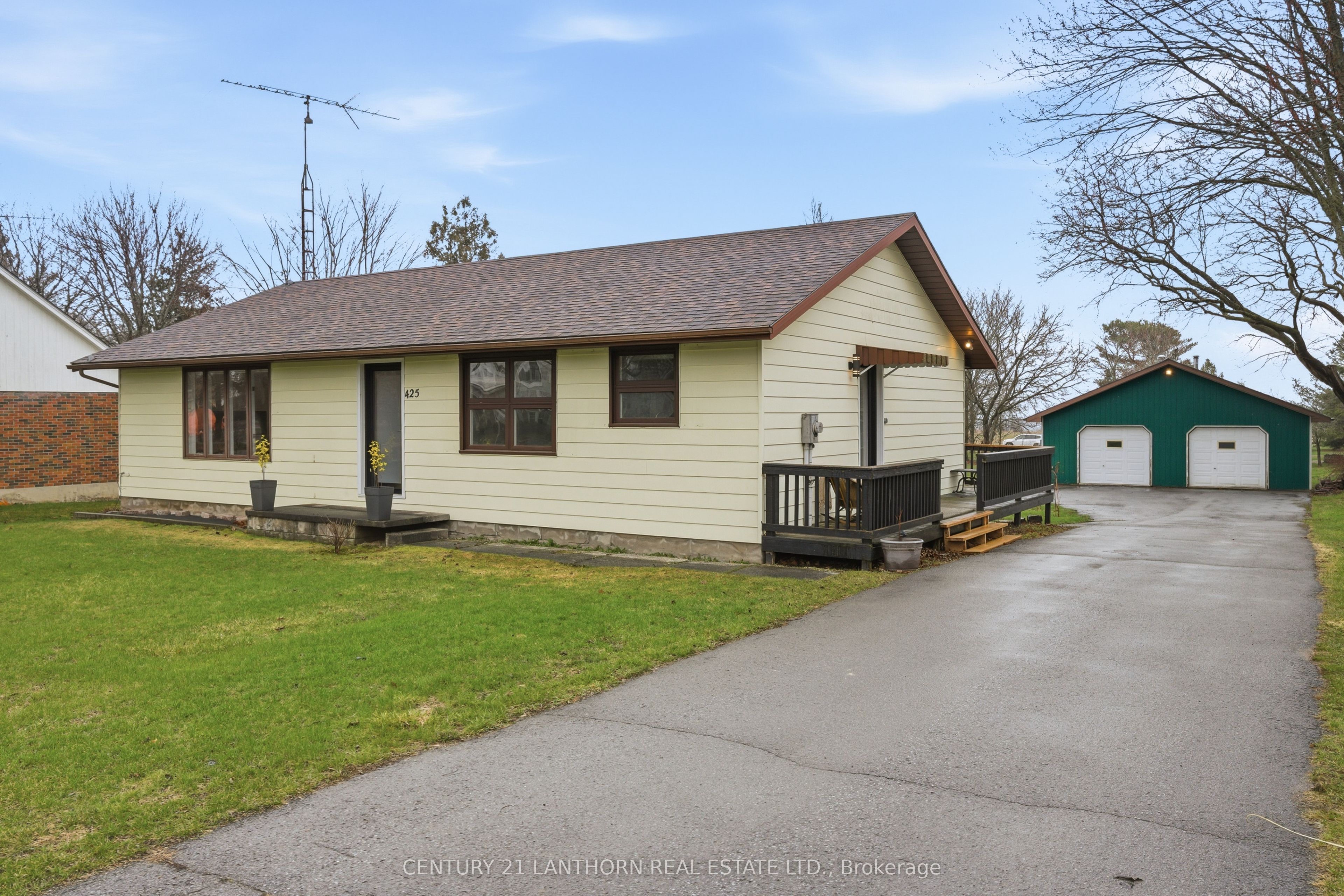 425 Bloomfield Main Street, Prince Edward County 2