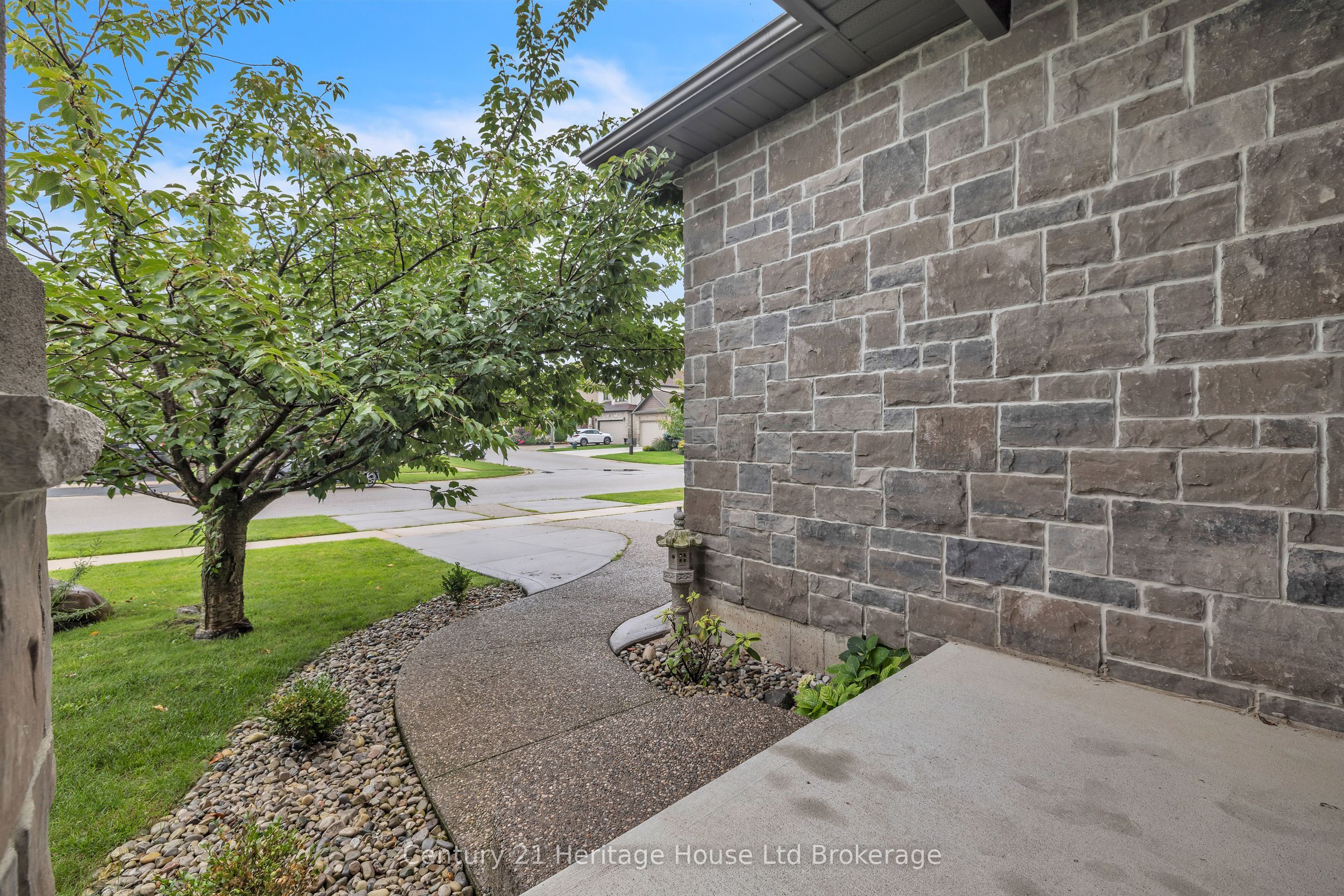 472 Fairway Road, Woodstock 3