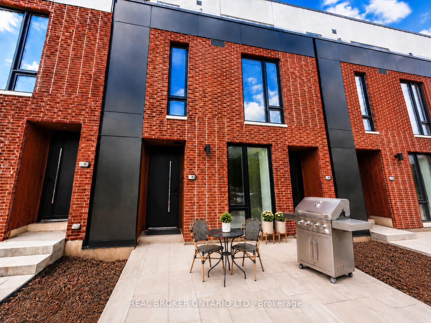 43 Everett Common, St. Catharines 2