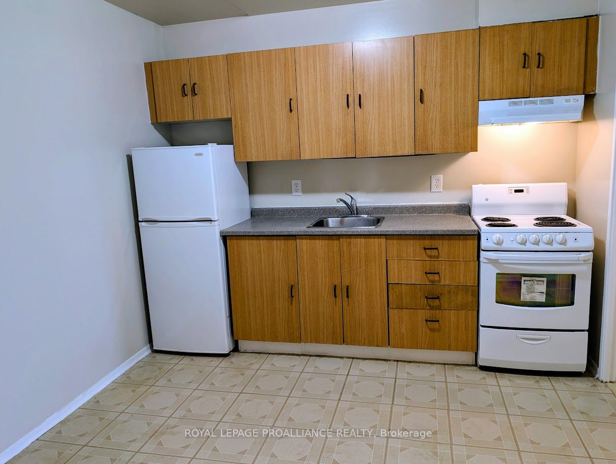 Unit 27 - 1837 Lansdowne Street W, Peterborough 2