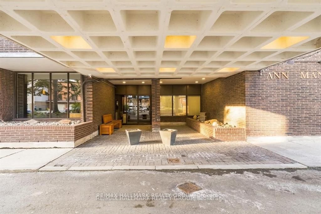 Unit 2003 - 71 Somerset Street W, Ottawa 2