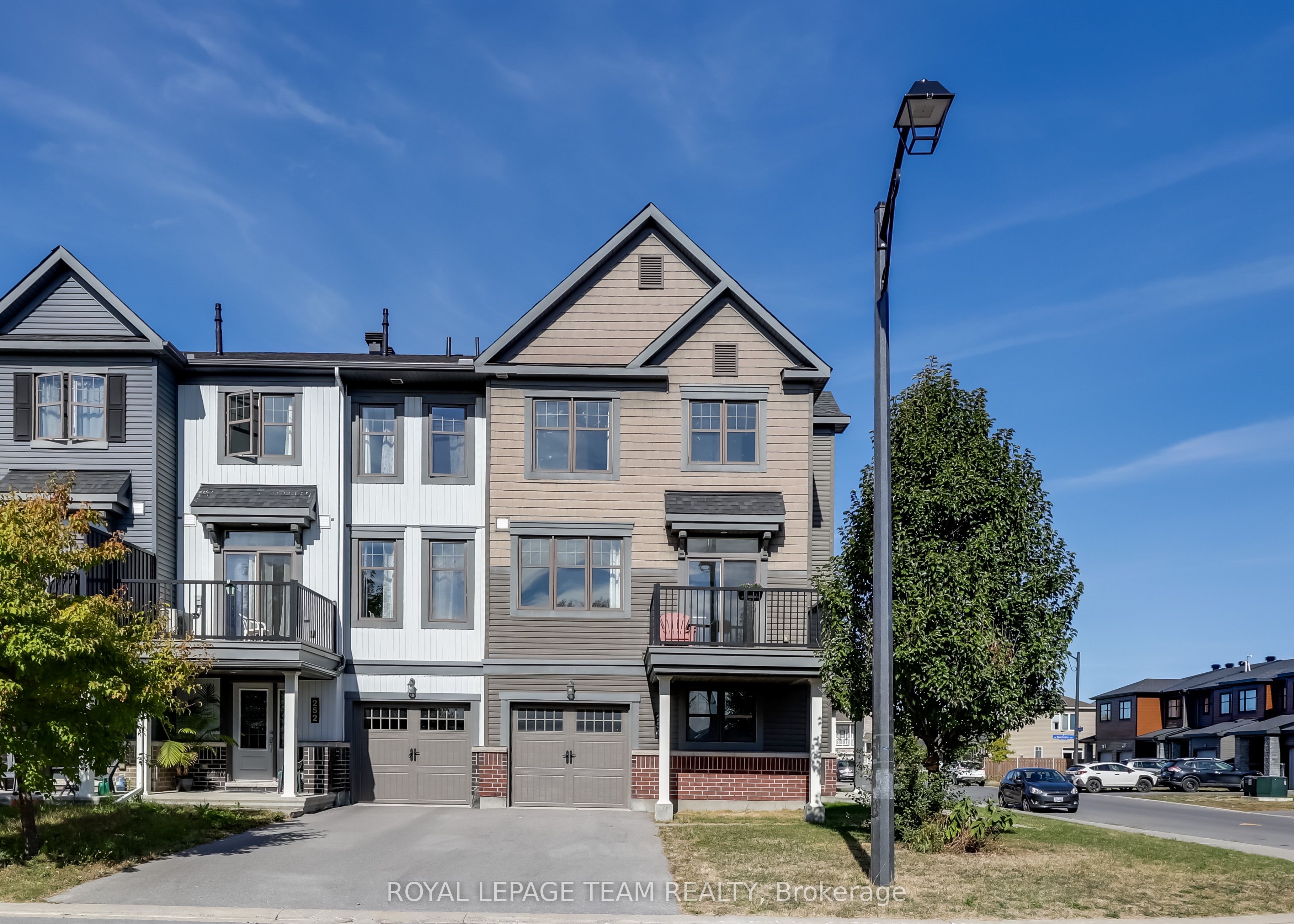 254 Halyard Way, Kanata 1