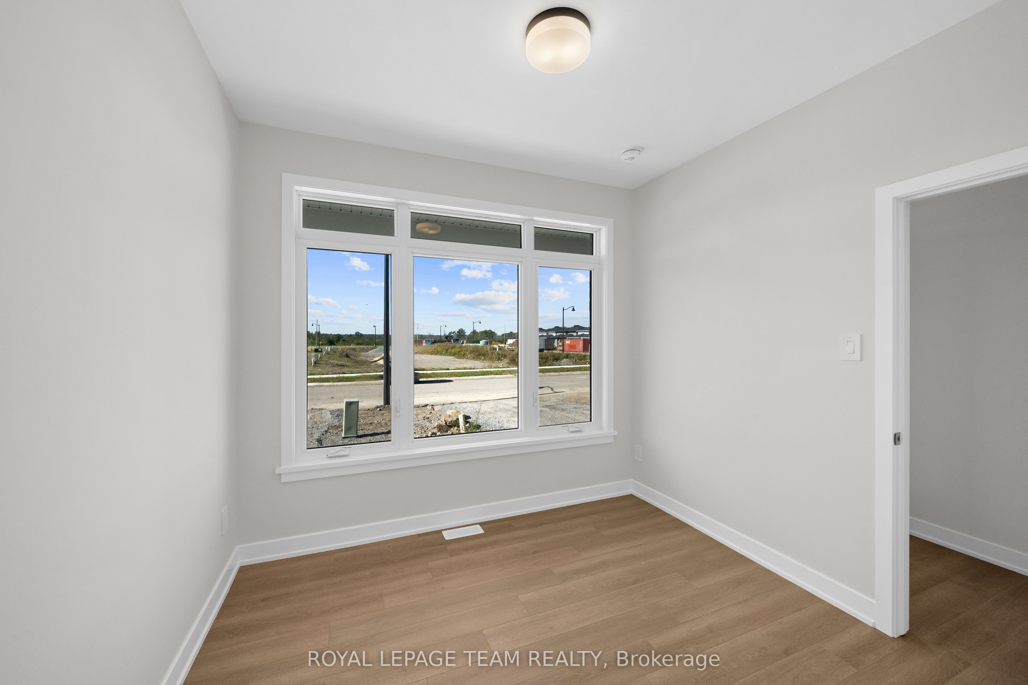1064 Dobbie Street, Brockville 5