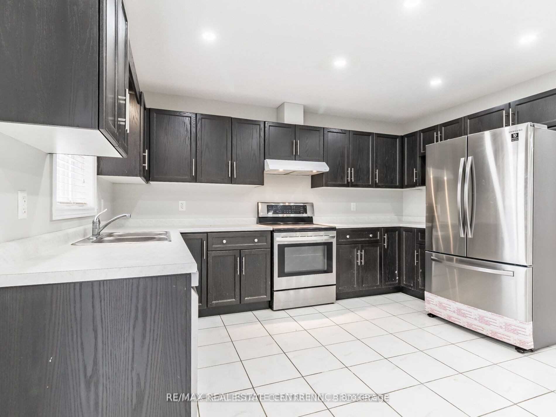 Unit Upper - 270 Ambrous Crescent, Guelph 5