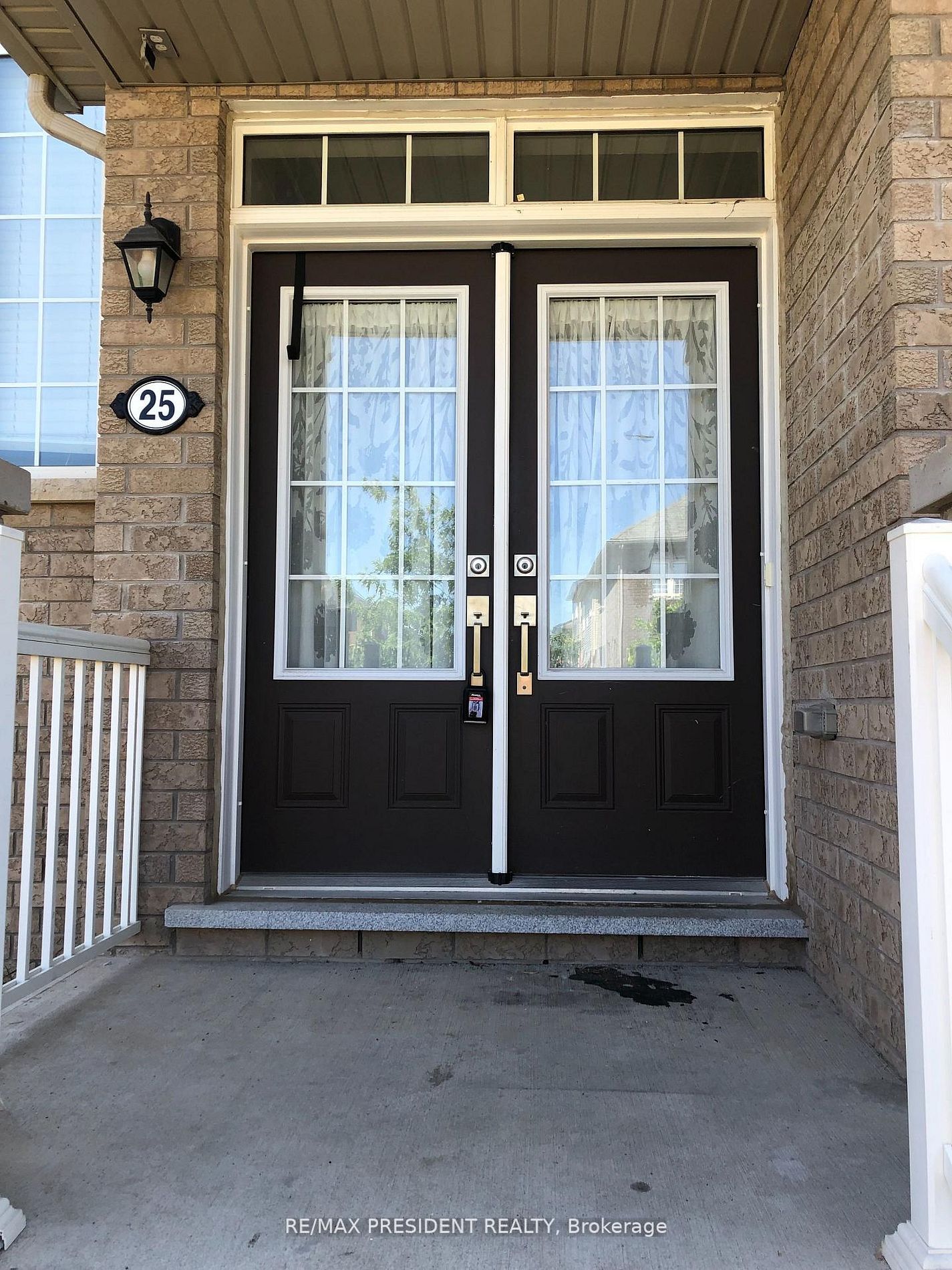 25 Seanesy Drive, Thorold 3