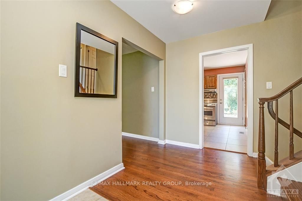 2678 Ulster Crescent, Ottawa 4