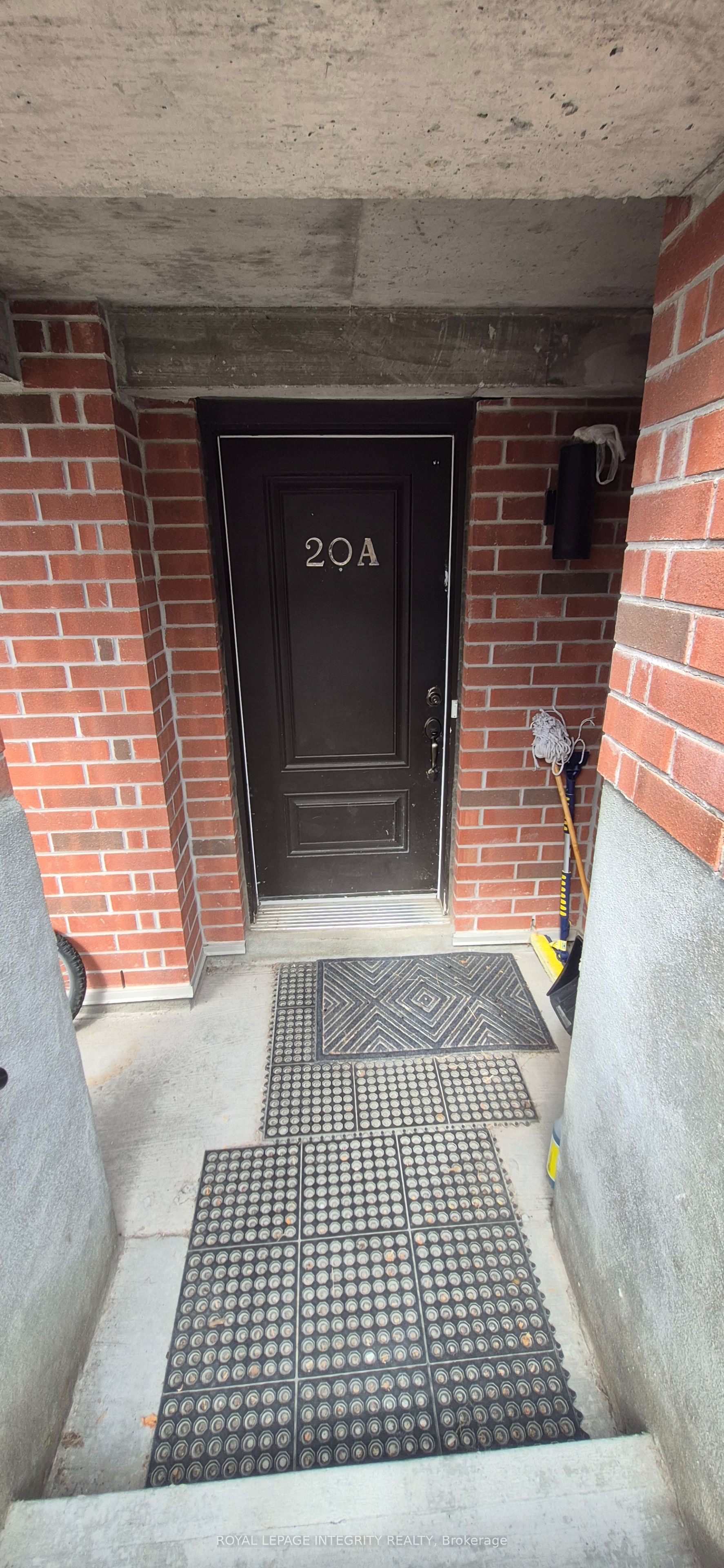 Unit A - 20 Jaguar Private, Stittsville-Goulbourn 2