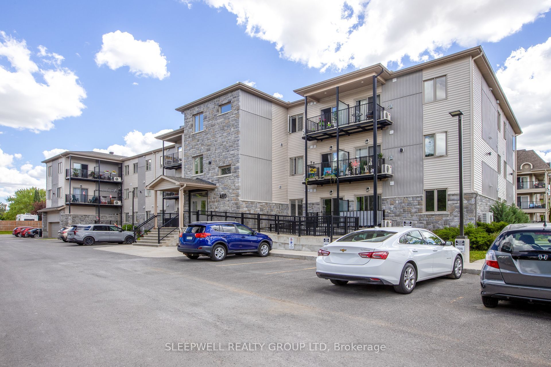 Unit 205 - 480 Church Street, Russell 1