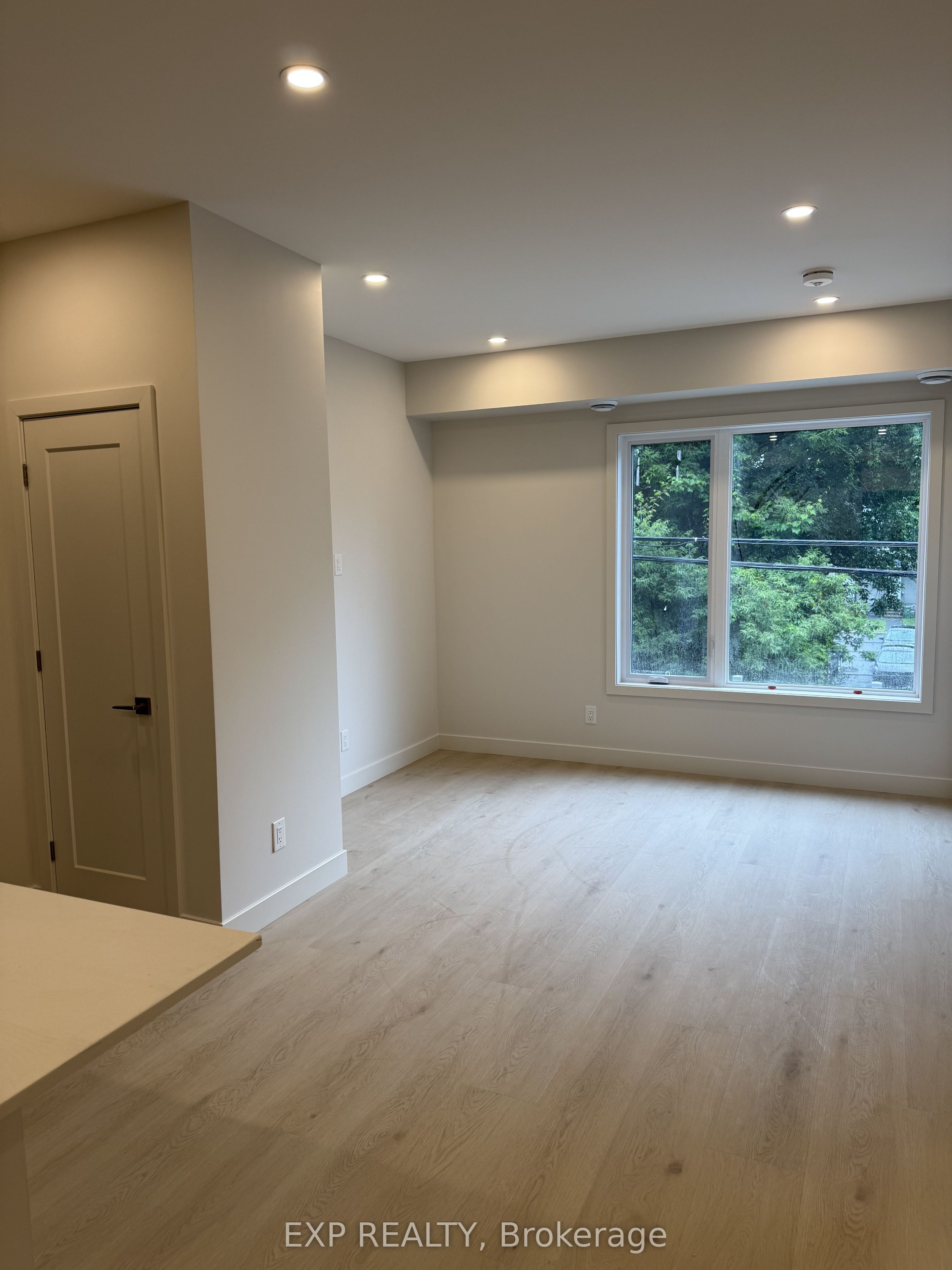 Unit 4 - 1301 Dorchester Avenue, Ottawa 3