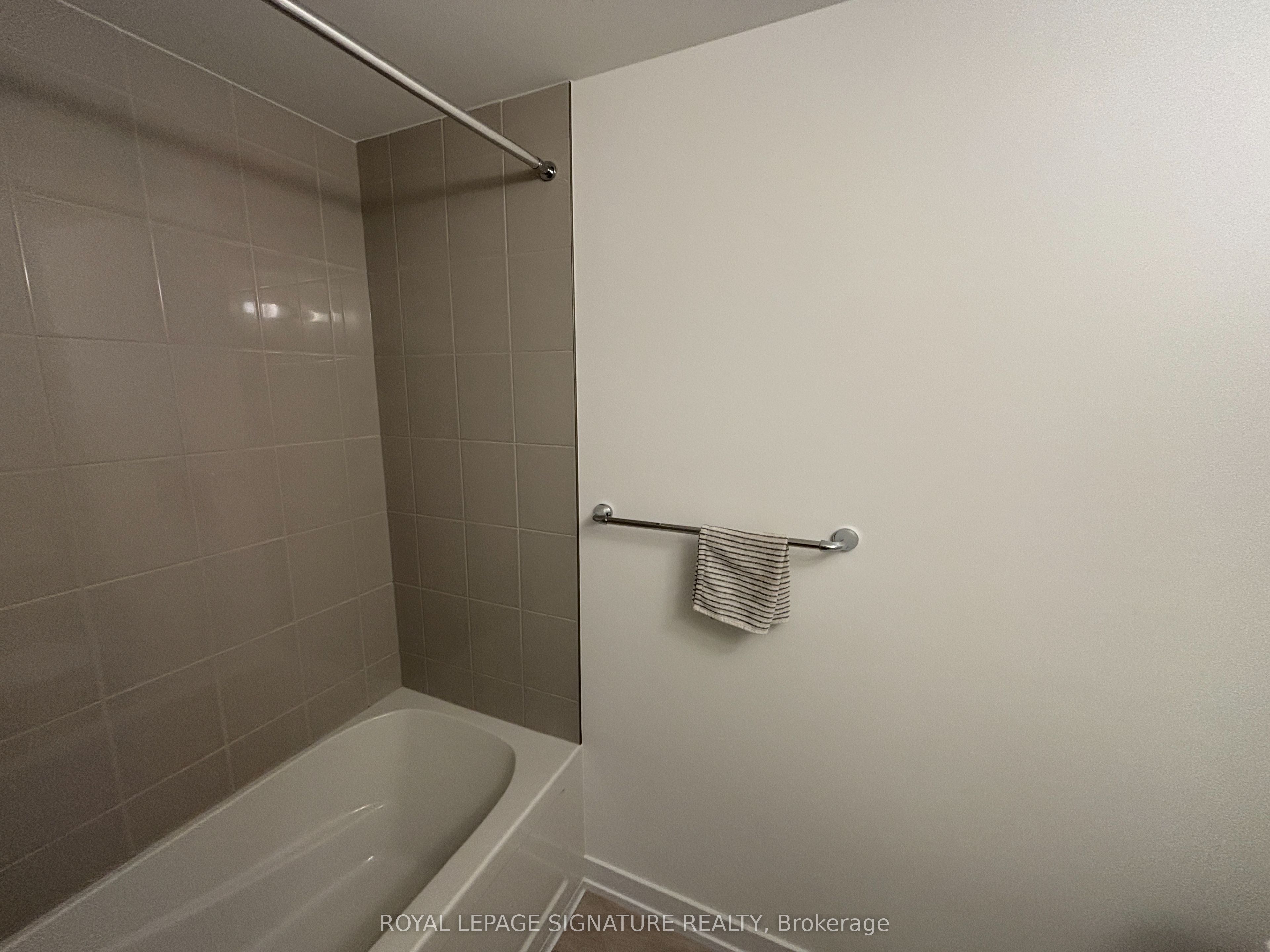 Unit 28 - 42 Lowes Road W, Guelph 5