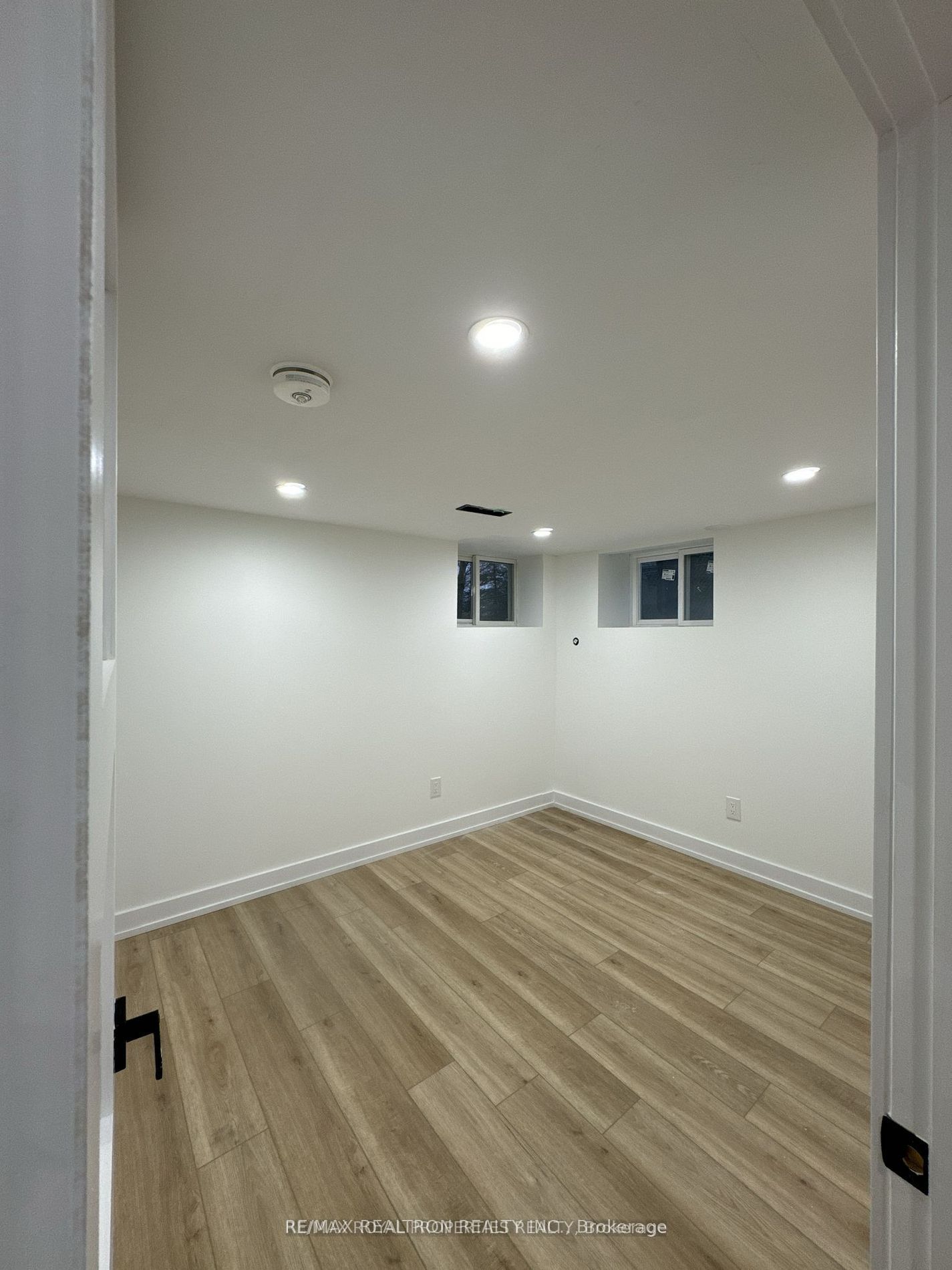 293 East 17th Street, Hamilton 5