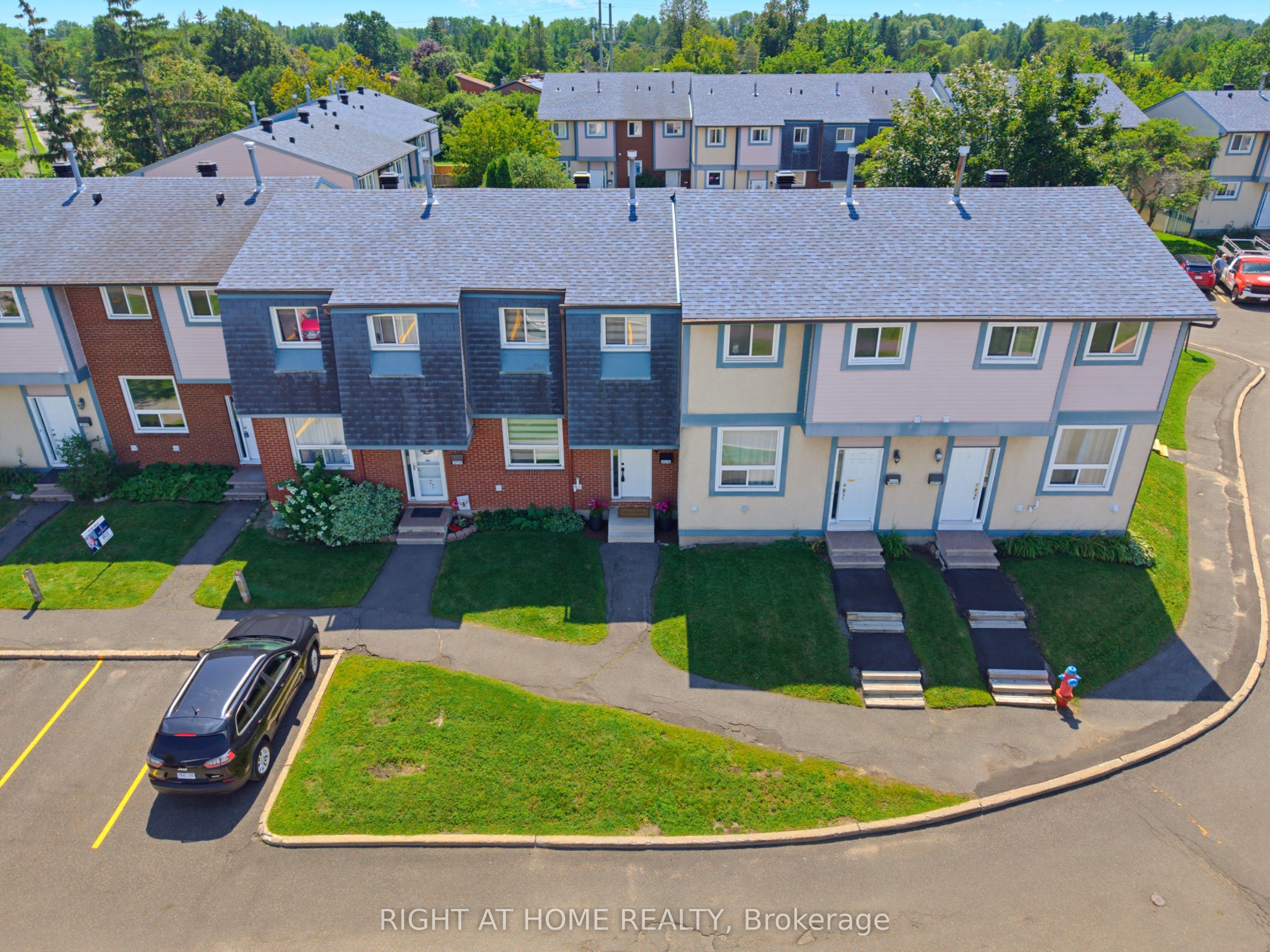 Unit 86 - 3400 Paul Anka Drive, Ottawa 2