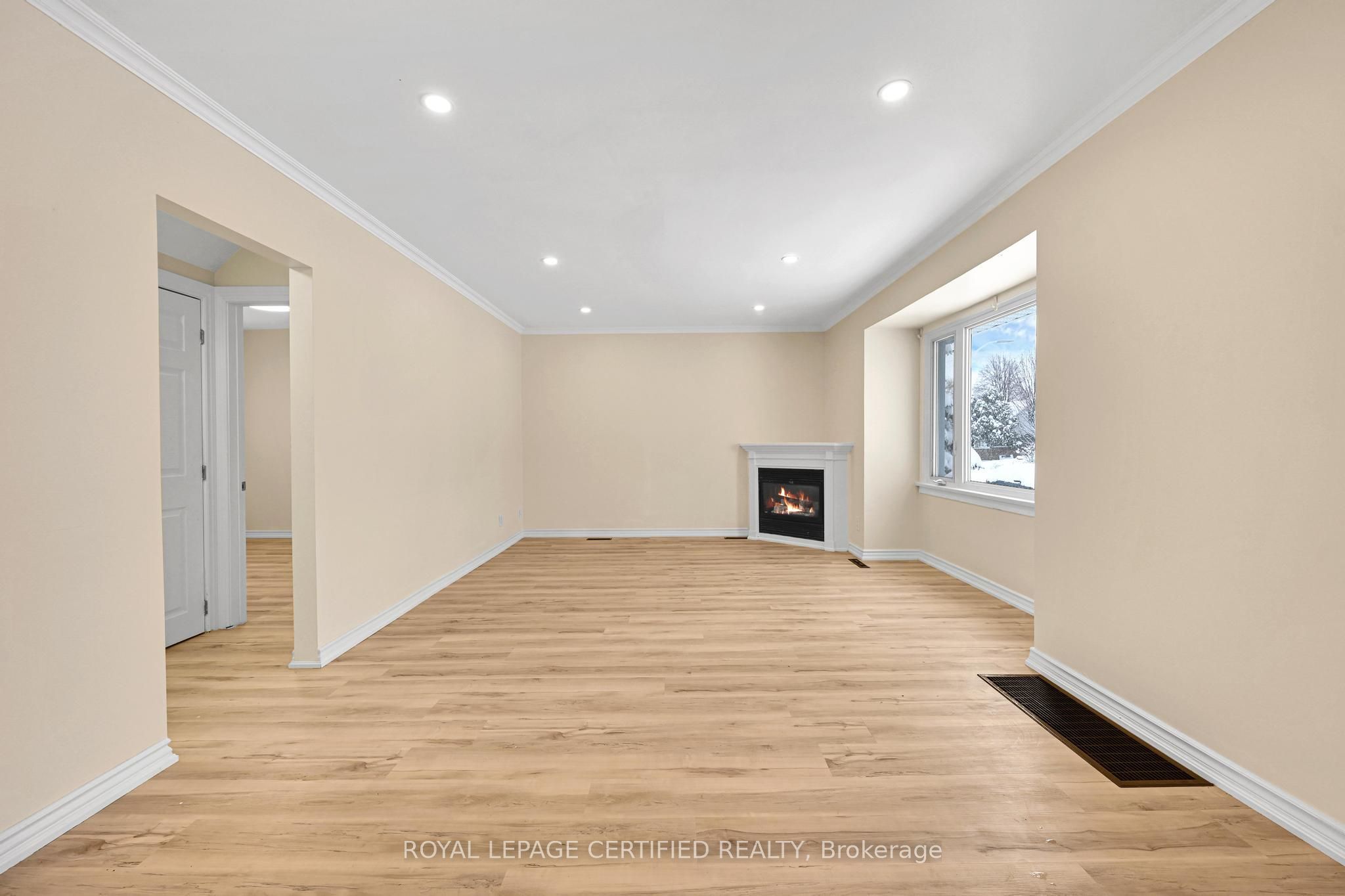 372 Flanders Row E, London 5