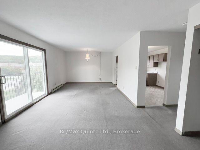 Unit 3 - 49 Oxford Road, Quinte West 3