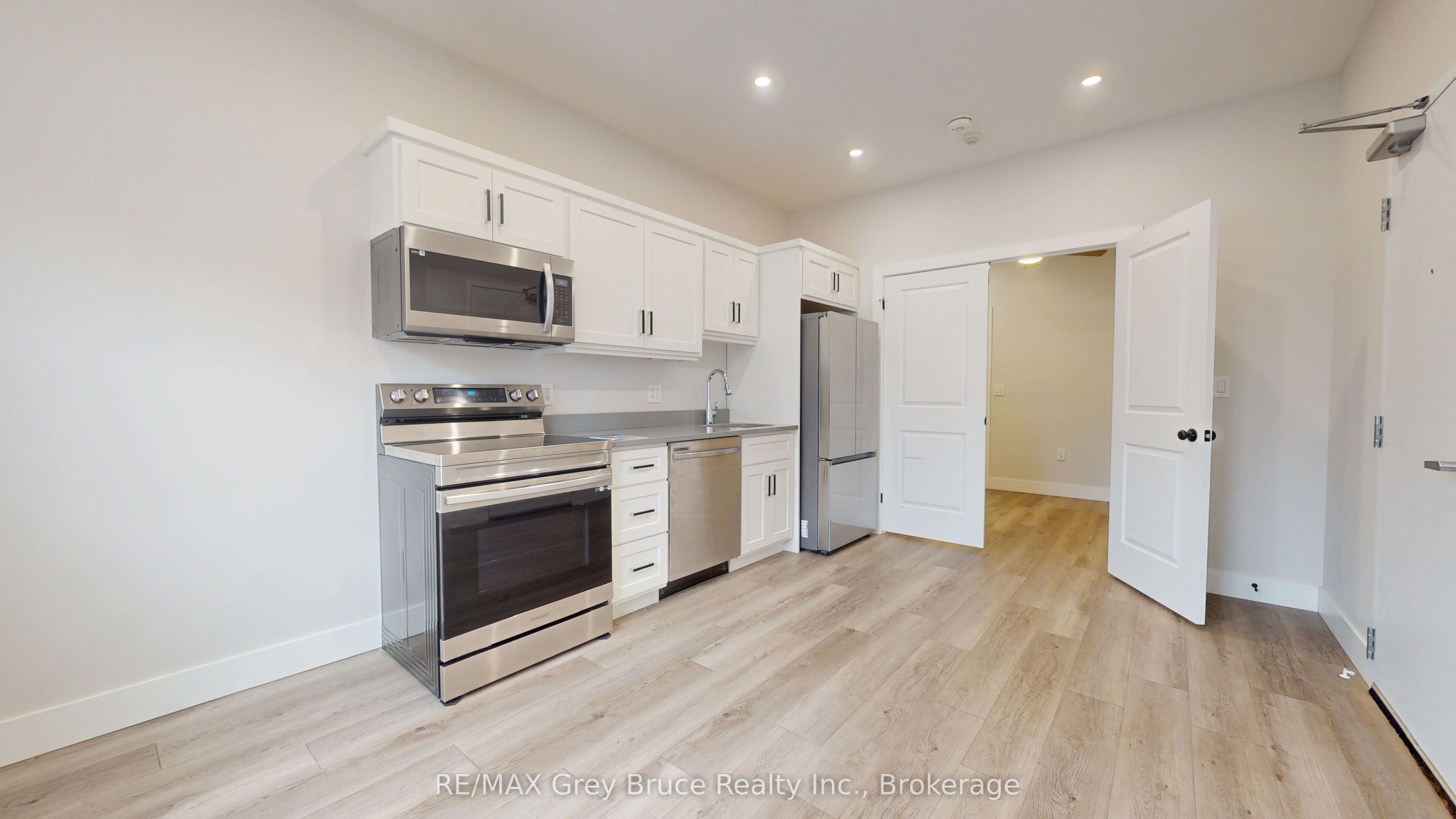 Unit Unit 3 - 39 1st Avenue S, Arran-Elderslie 3