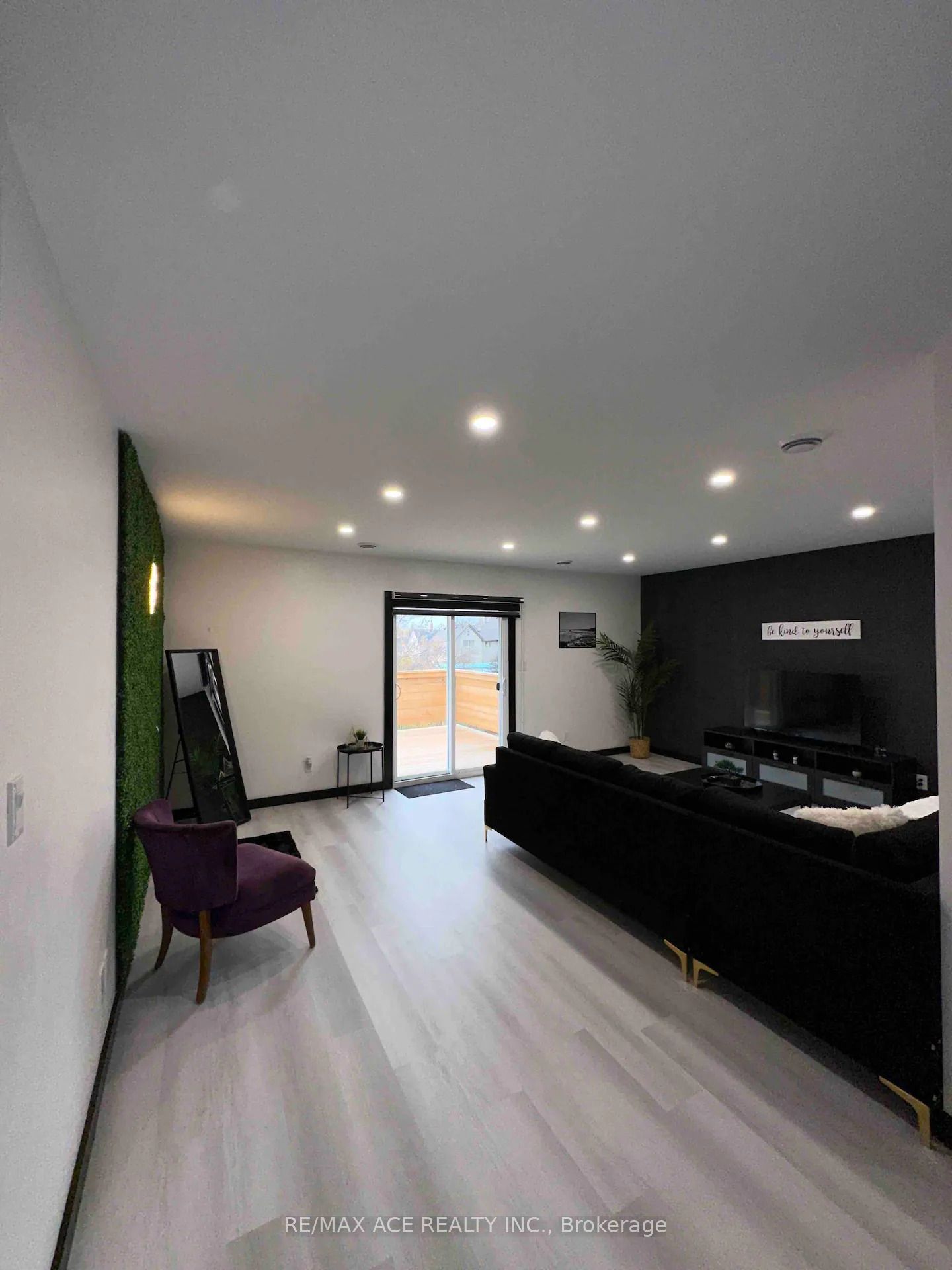 Unit 2 - 4985 Crysler Avenue, Niagara Falls 4