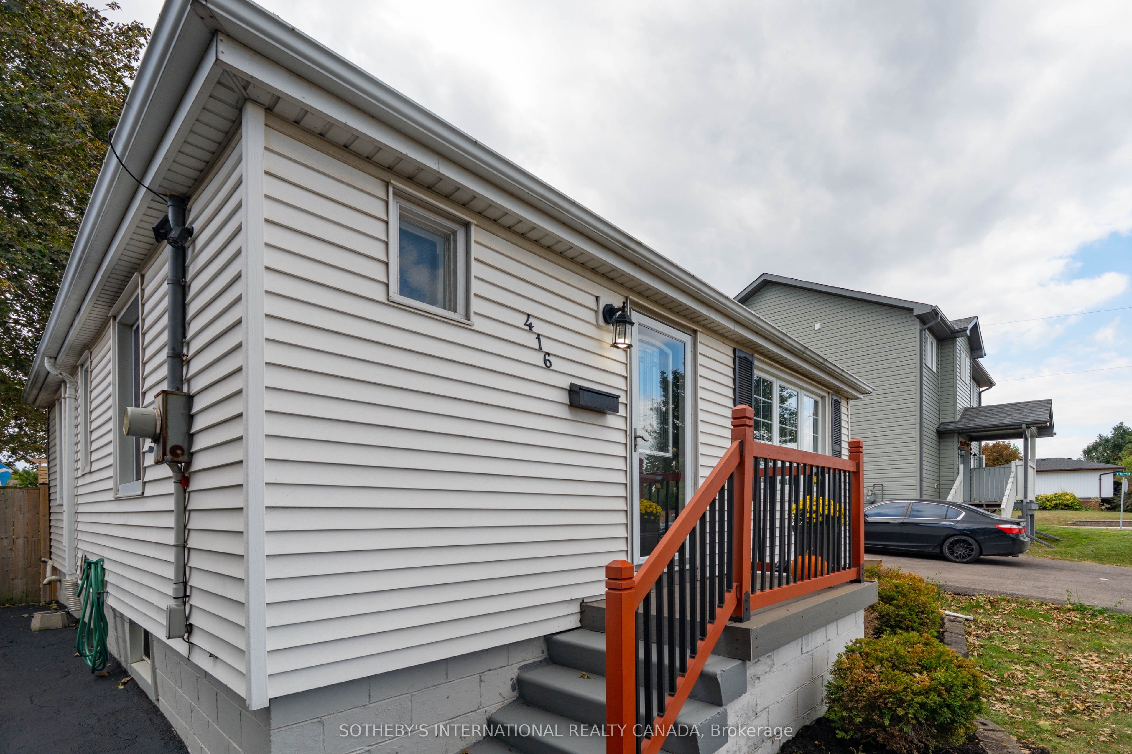 416 Fennell Avenue E, Hamilton 2