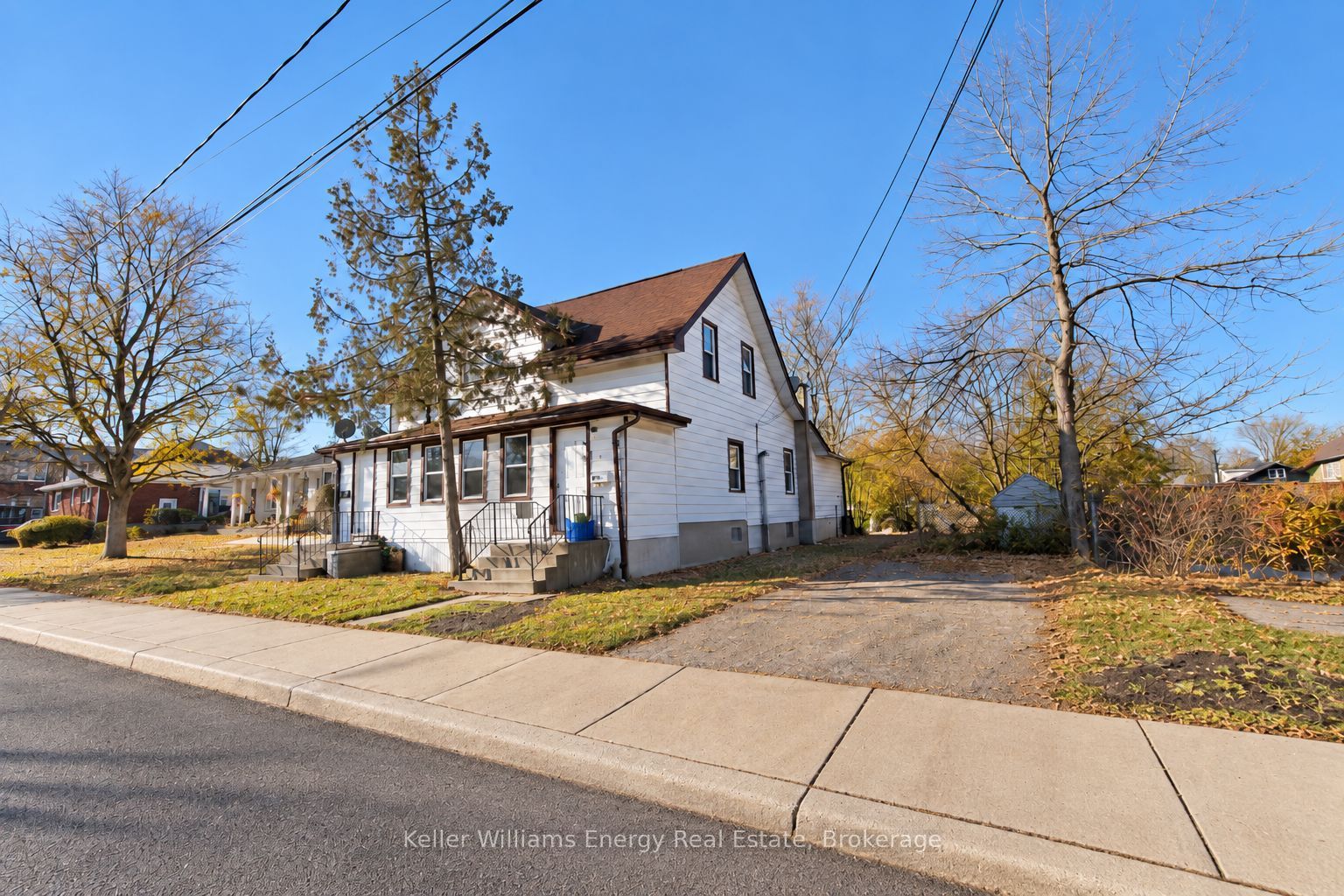 Unit 3 - 5 Crandall Street, Kawartha Lakes 2
