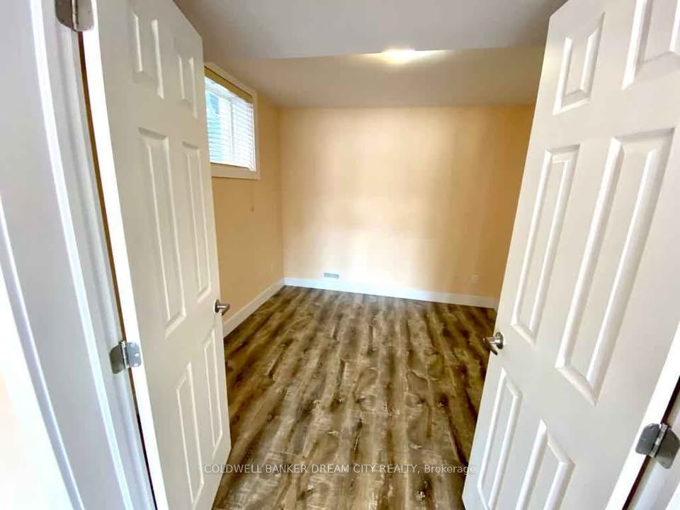 Unit Lower - 1236 Medway Park Drive, London 5