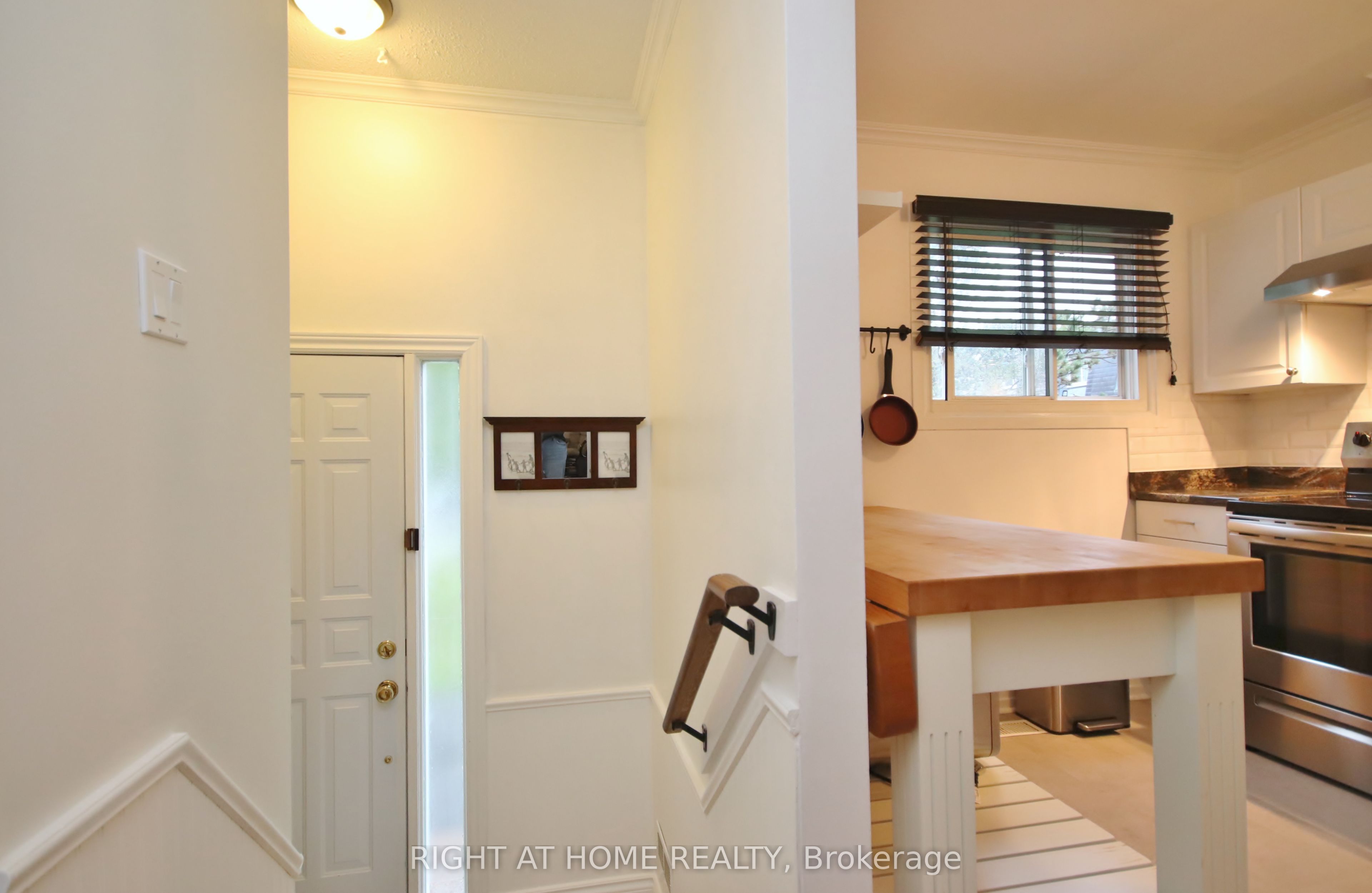 Unit 27 - 3250 Uplands Drive, Ottawa 4