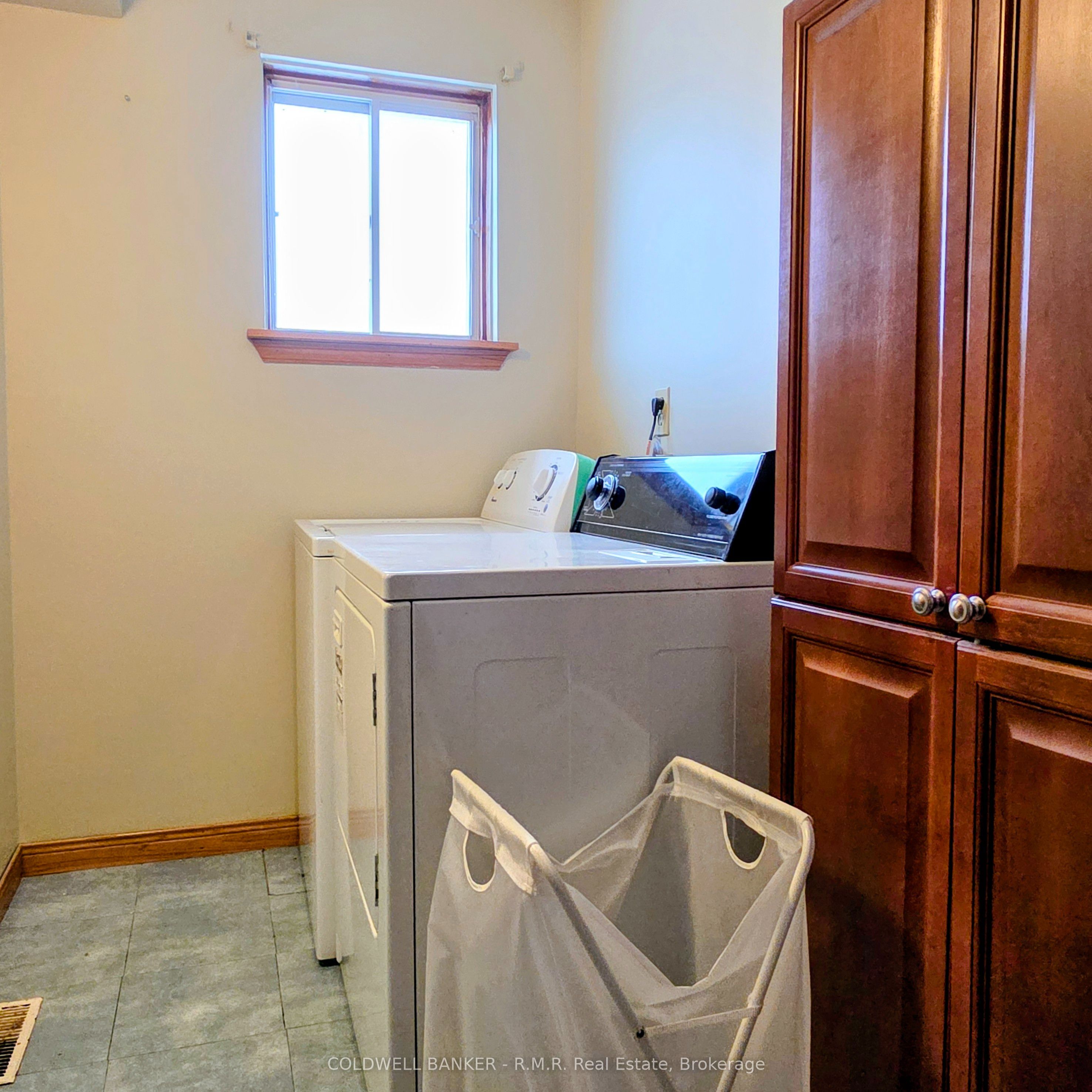 Unit 2 - 1024 Division Street, Cobourg 4
