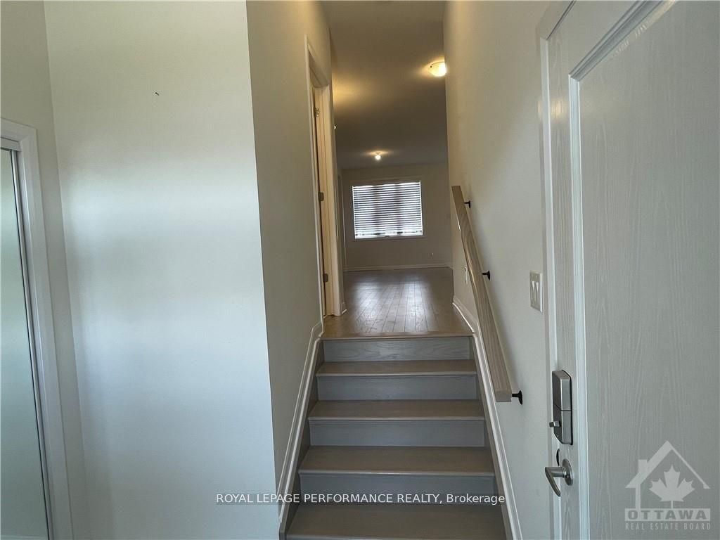 1039 Speedvale Court, Kanata 3